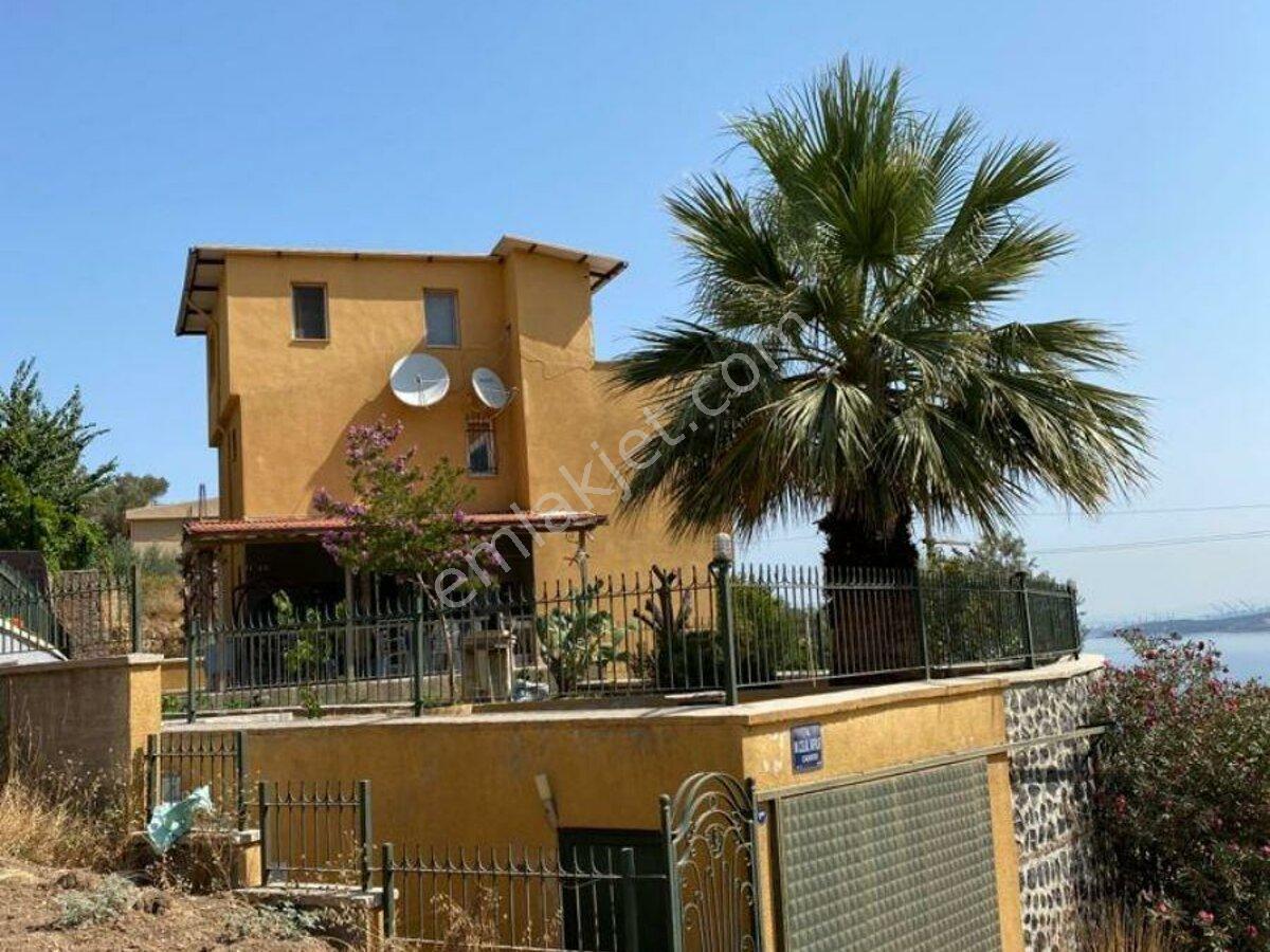 izmir emlak ofisinden satilik mustakil ev emlakjet