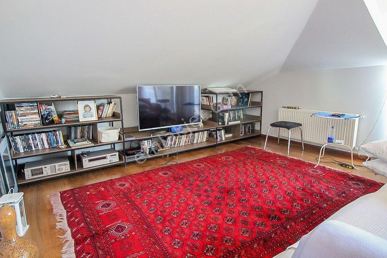 Yeşilköy De 2 Teraslı Çatı Katı 3+1, 10 Yaşında İskanlı 2 Banyo - Görsel 2