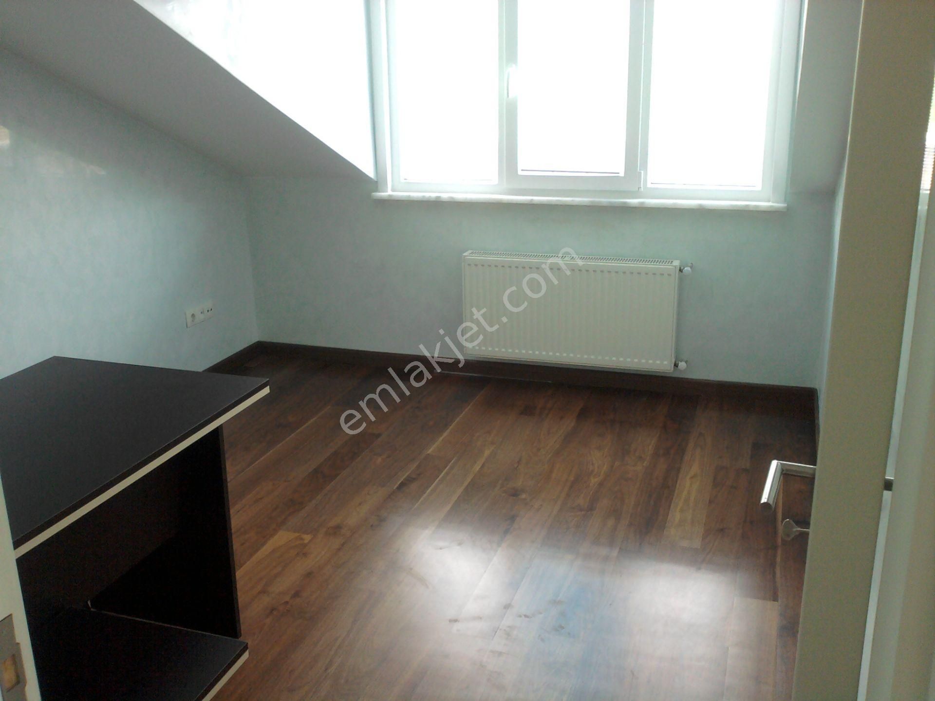 Yeşilköy De 2 Teraslı Çatı Katı 3+1, 10 Yaşında İskanlı 2 Banyo - Görsel 12