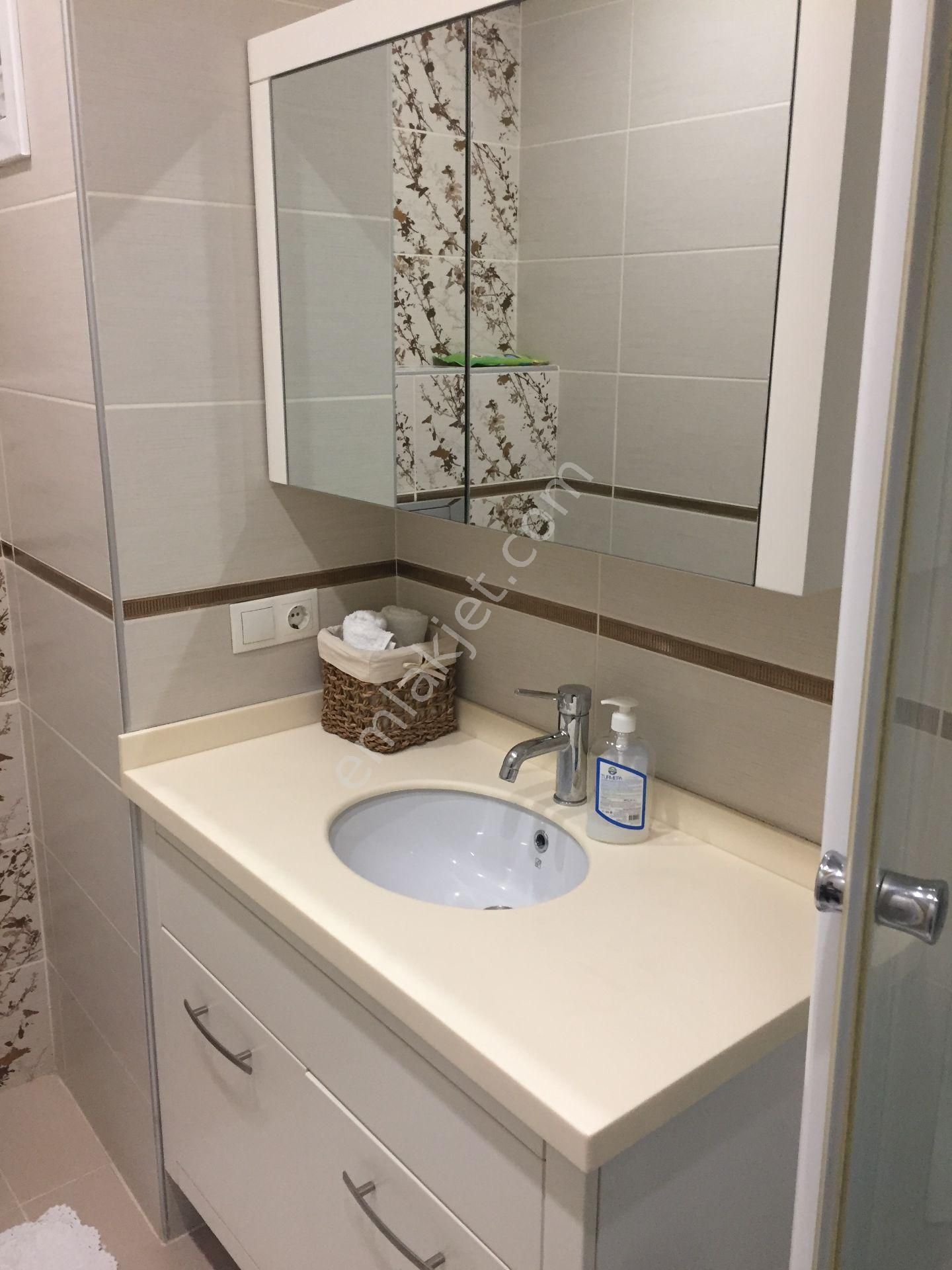 Yeşilköy De 2 Teraslı Çatı Katı 3+1, 10 Yaşında İskanlı 2 Banyo - Görsel 23