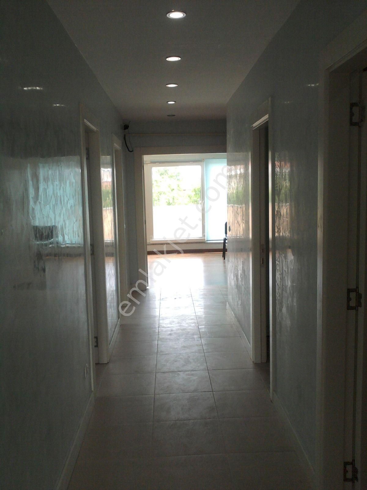 Yeşilköy De 2 Teraslı Çatı Katı 3+1, 10 Yaşında İskanlı 2 Banyo - Görsel 24