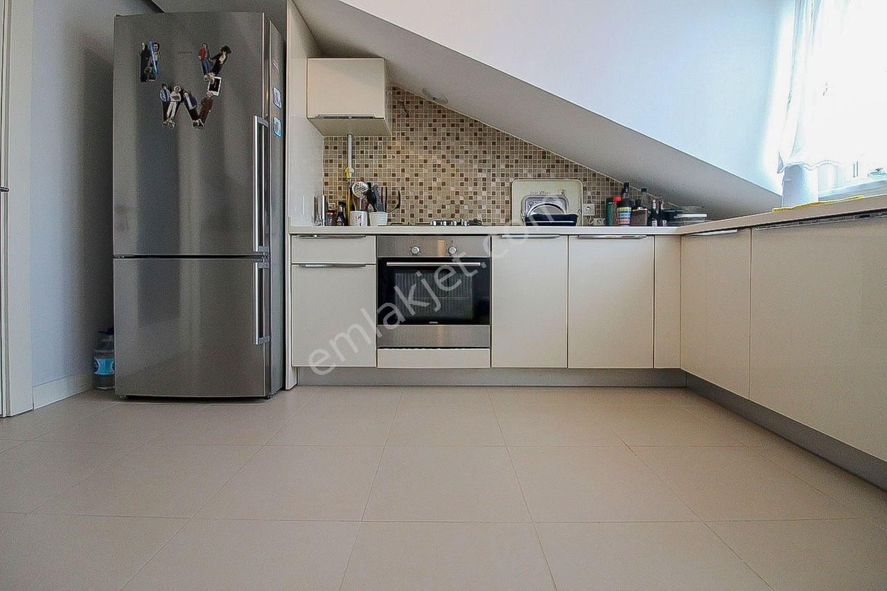 Yeşilköy De 2 Teraslı Çatı Katı 3+1, 10 Yaşında İskanlı 2 Banyo - Görsel 5