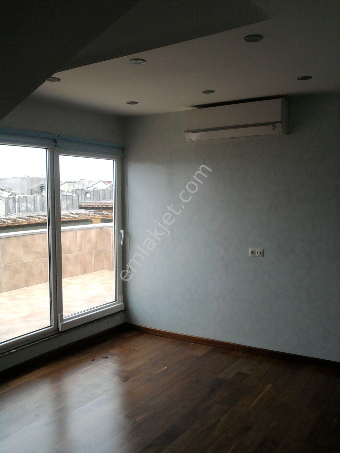 Yeşilköy De 2 Teraslı Çatı Katı 3+1, 10 Yaşında İskanlı 2 Banyo - Görsel 15