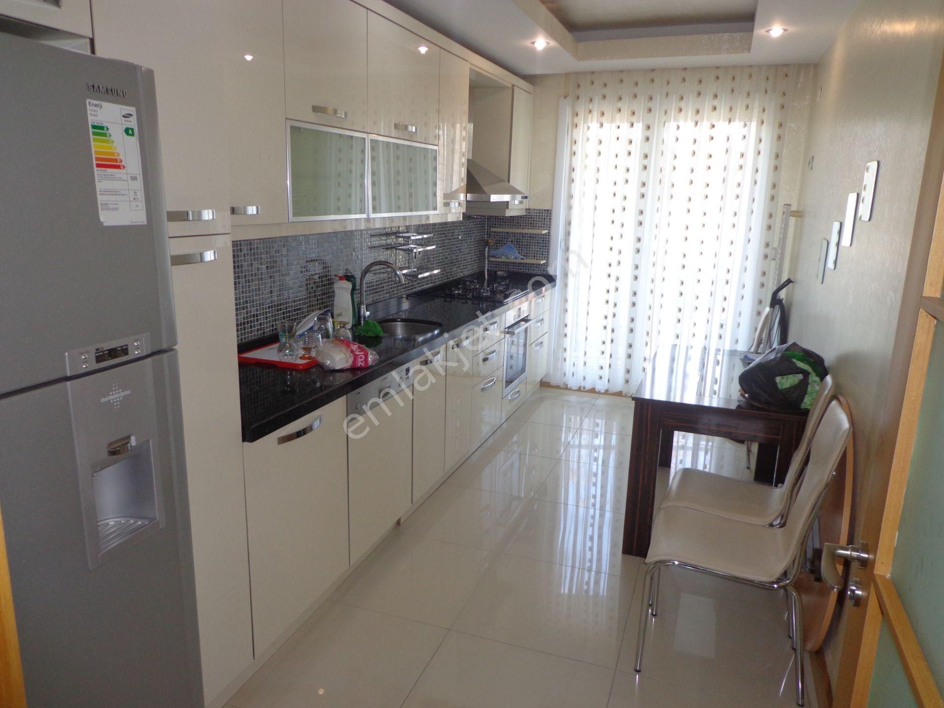 Emlakcidan Istanbul Kucukcekmece Cennet Mahallesi 3 1 Satilik Daire 1 990 000 Tl 10075134