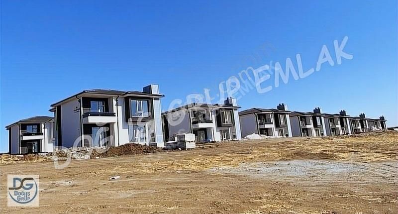 yozgat emlak ofisinden satilik villa emlakjet