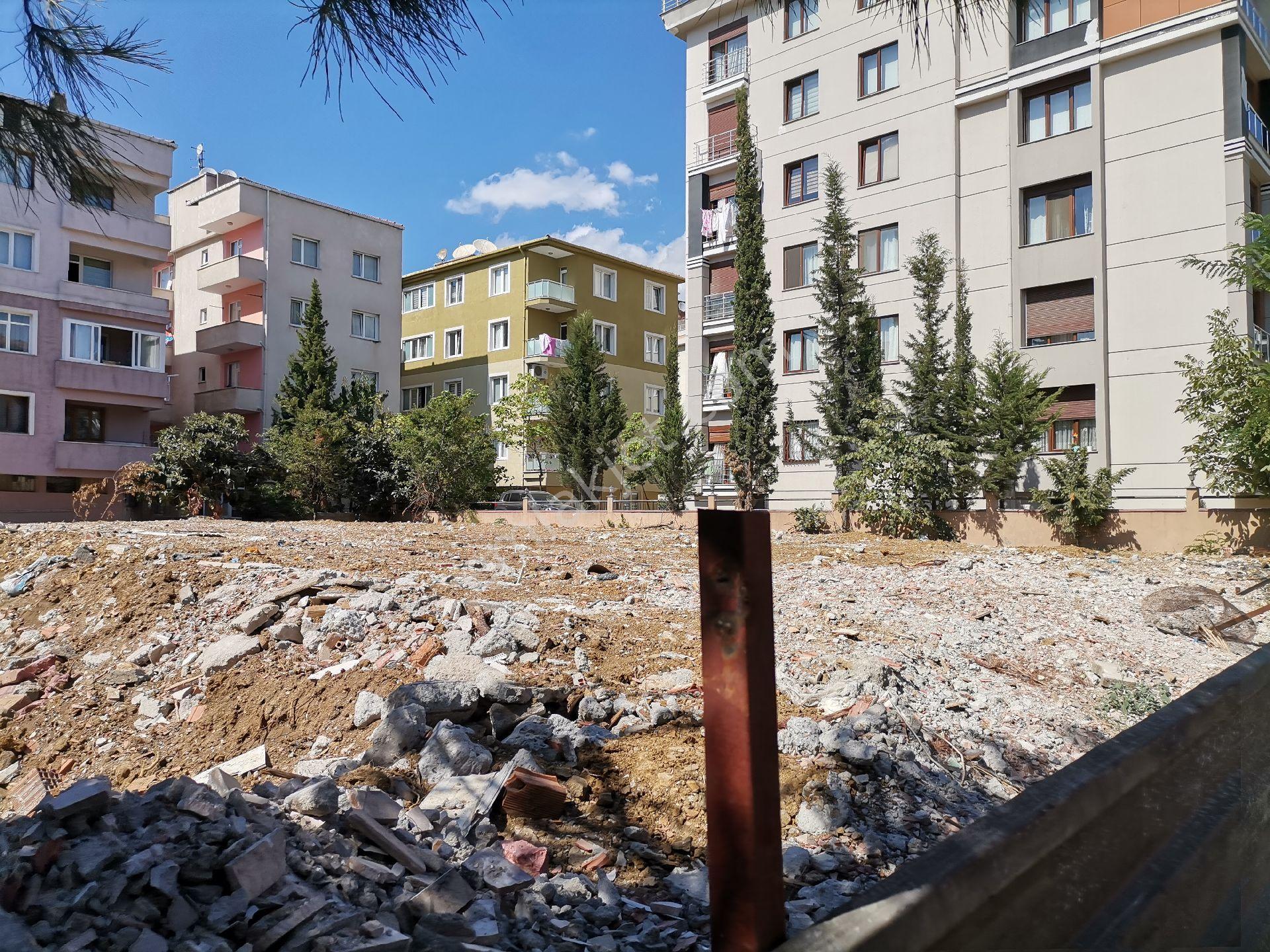 İstanbul Kartal Atalarda Topraktan Hisseli Satılık Daire.