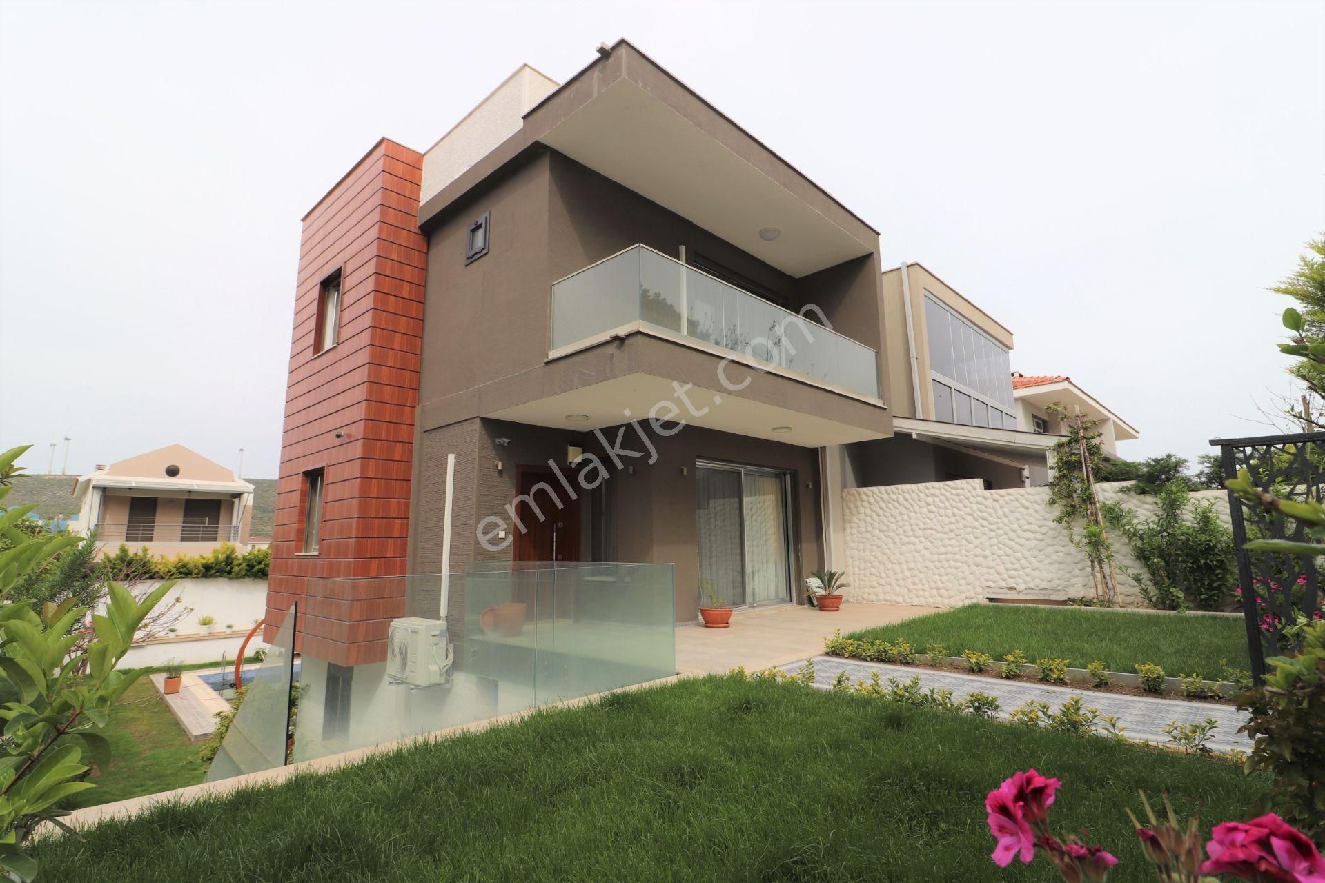 Çeşme Çiftlikköy Satılık Ev