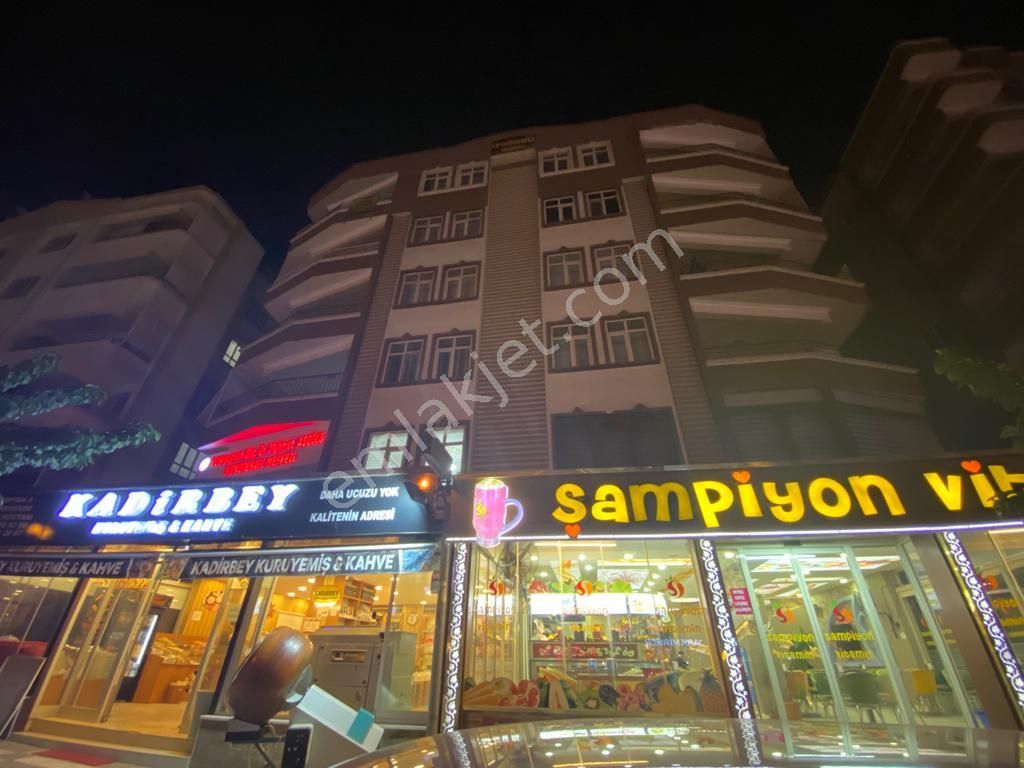 Karaköprü Narlıkuyu Satılık Daire CADDE 17 EMLAKTAN 35 M DE 4+1 DAİRE 