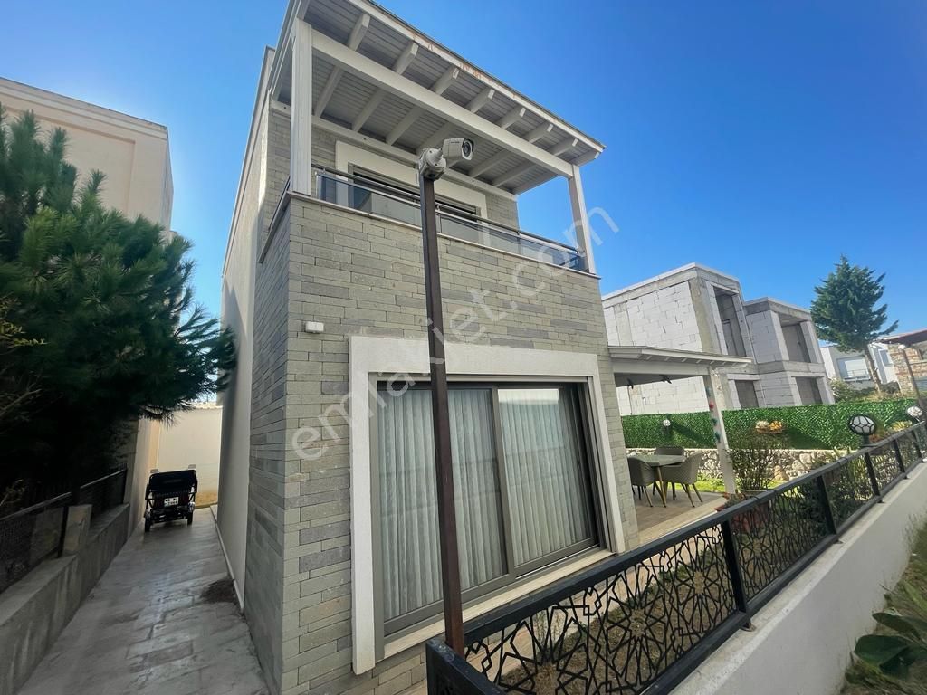 Bodrum Turgutreis Satılık Villa  T.REİS BAHÇELİEVLER MAHALLESİ'NDE SATILIK 4+1 MÜSTAKİL DUBLEKS