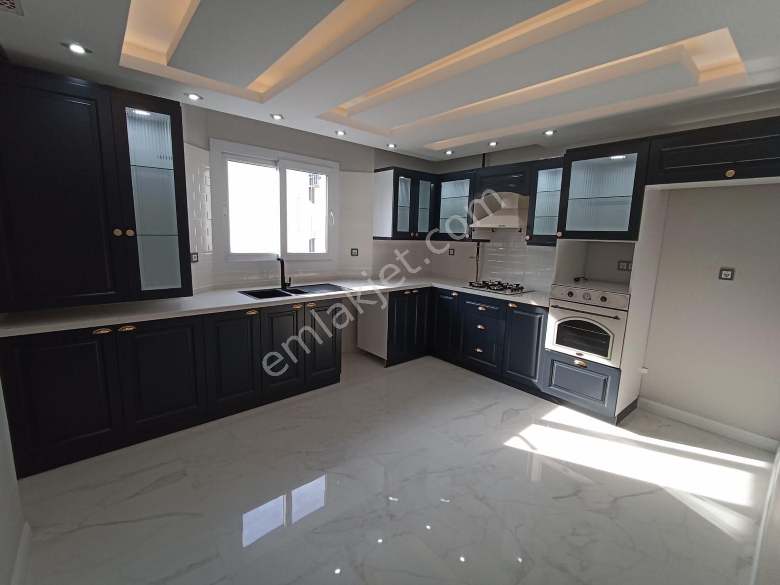 Emlakcidan Adana Cukurova Guzelyali Mahallesi 3 1 Satilik Daire 895 000 Tl 10161126