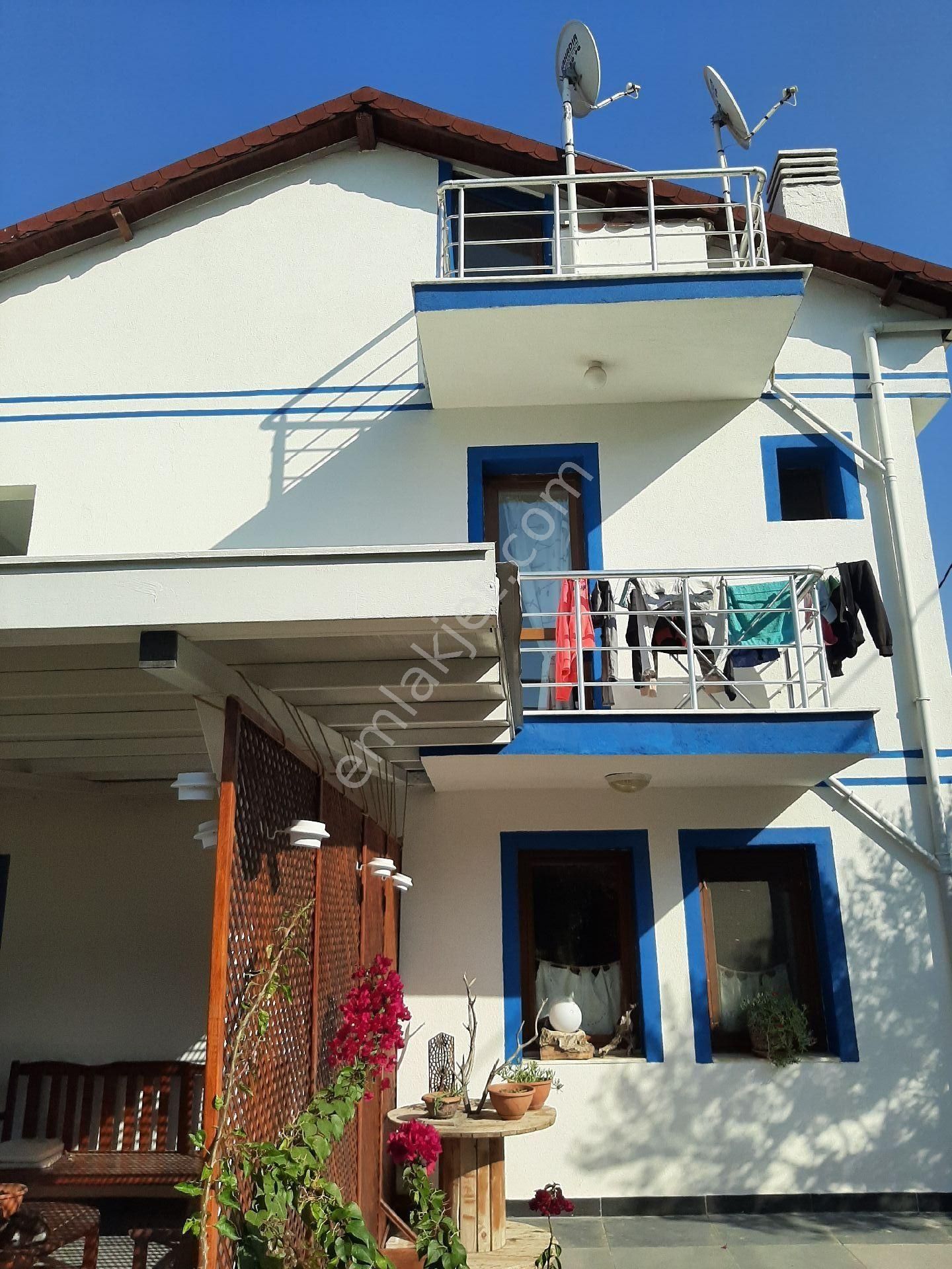 Foça Cumhuriyet Satılık Yazlık FORSALE VİLLA  FOÇADA SATILIK YAZLIK