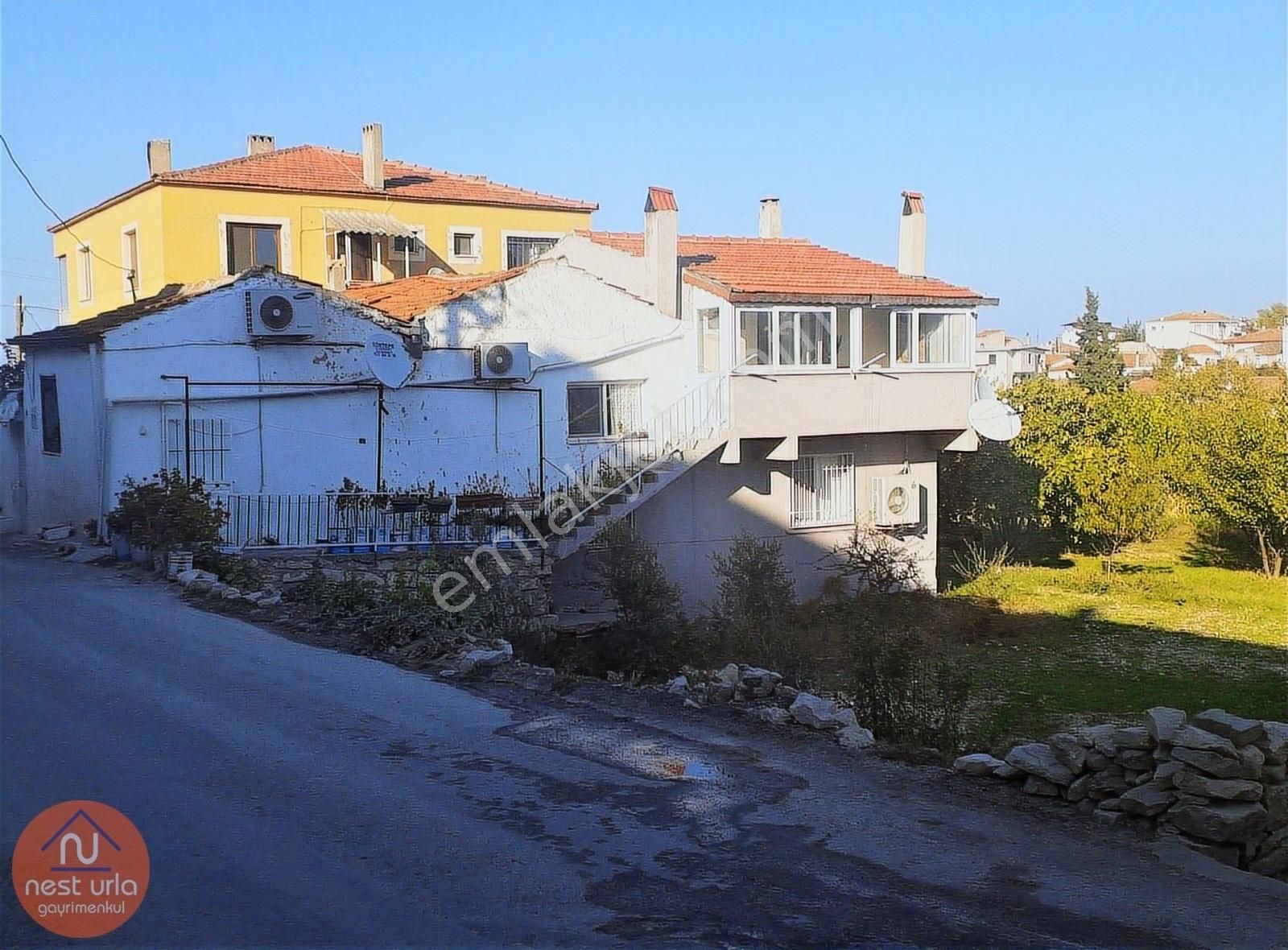 Urla Da Satılık Müstakil Köy Evi