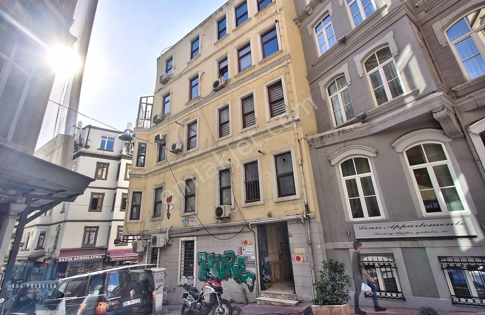 Beyoglu Sahkulu Mahallesi Satilik Ev Emlakjet