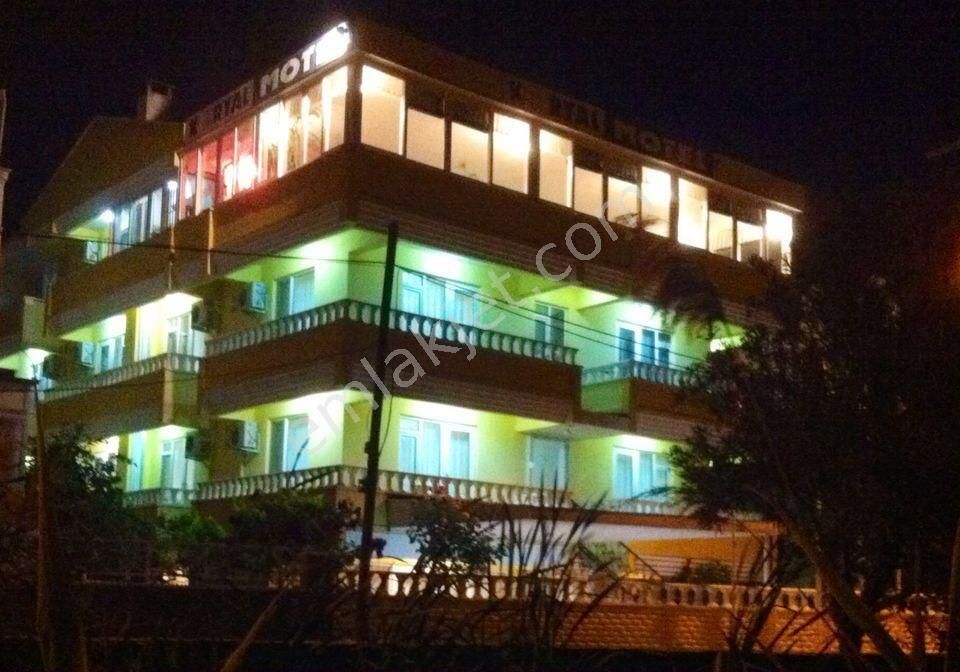 Balıkesir Edremit Satılık Otel  Akçay Merkezde 22 Odalı 60 Kişi Kapasiteli Faal Durumda Otel