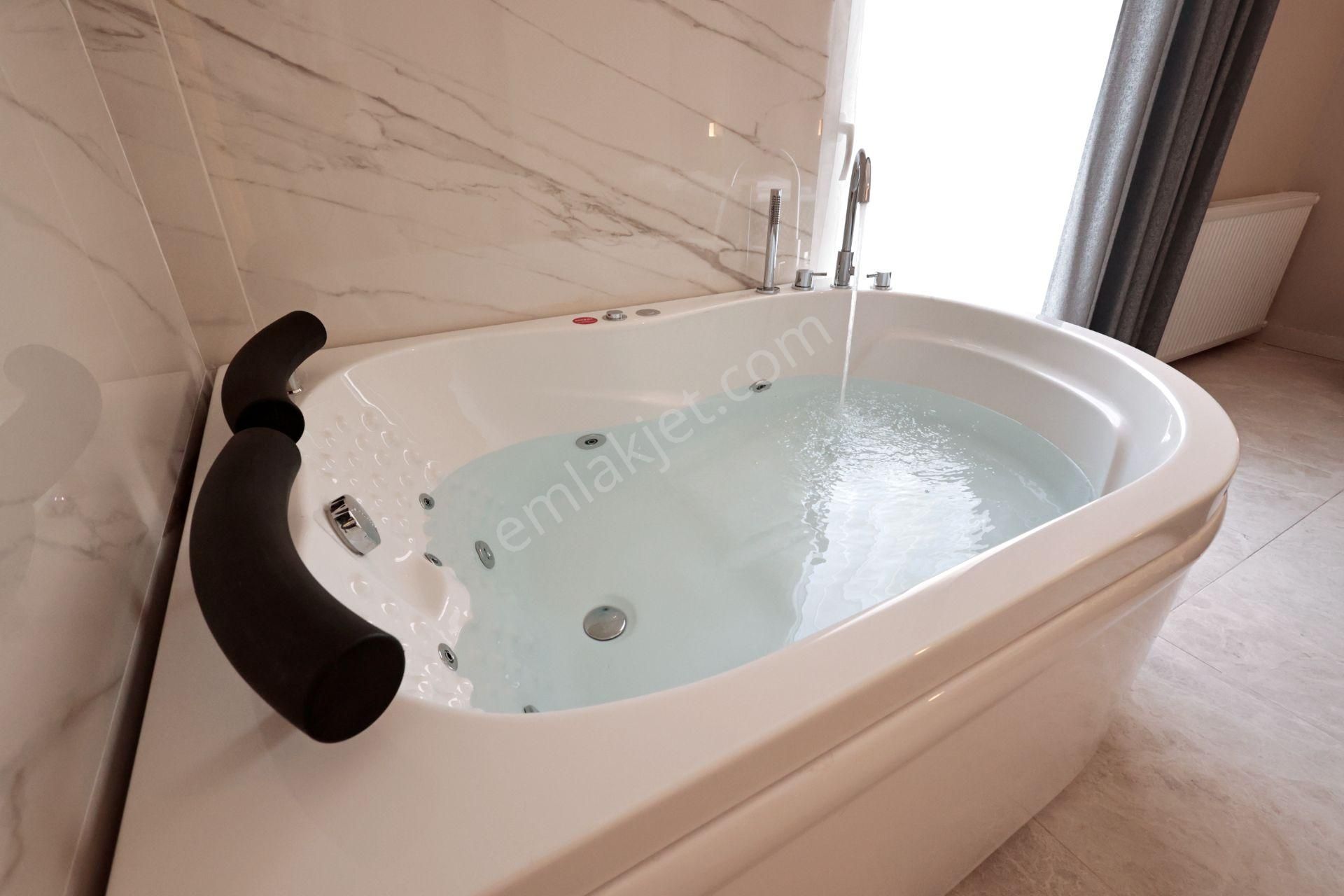 Konyaaltı Sahiline 50 Mt Havuzlu, Jakuzili Daireler - Görsel 4