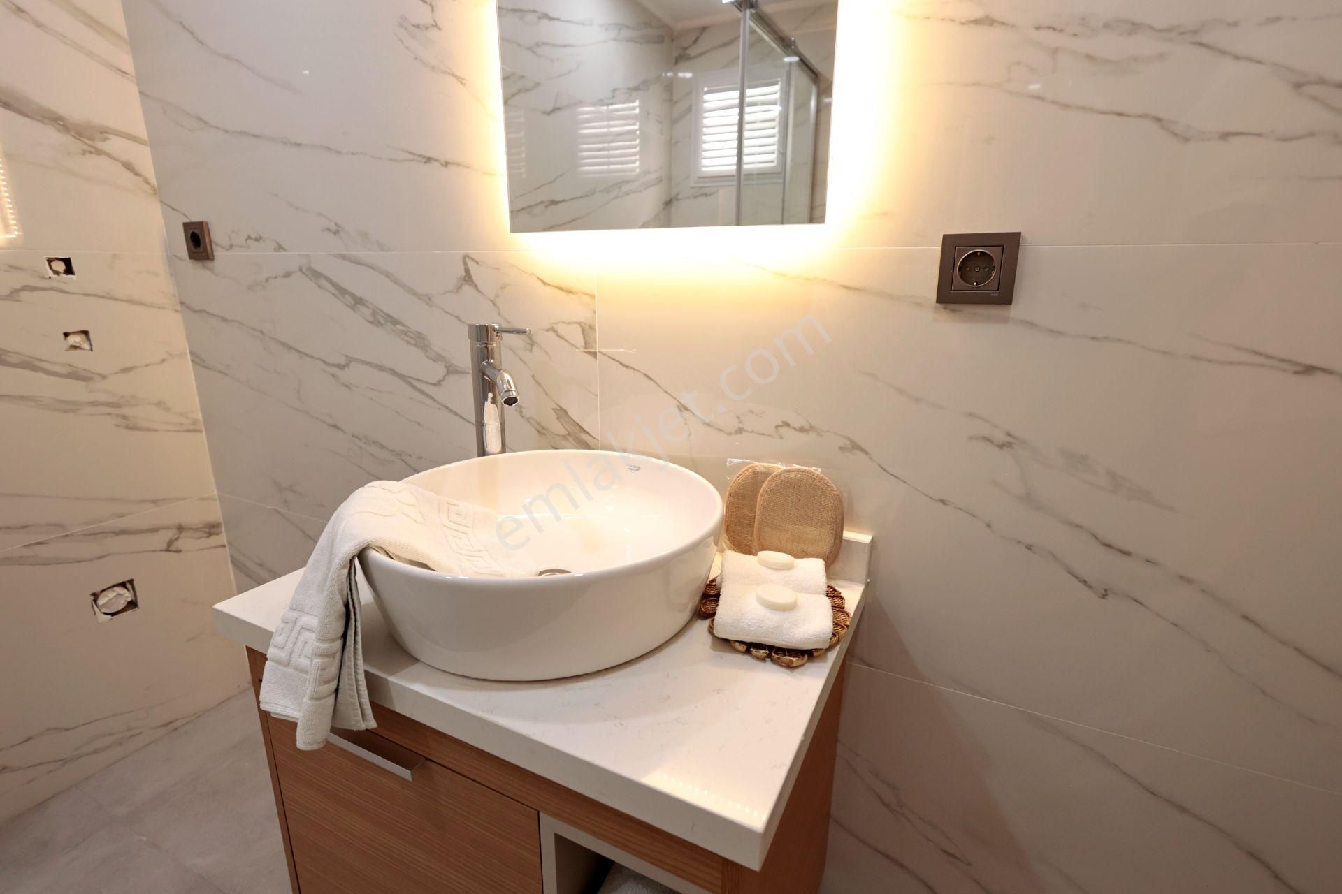 Konyaaltı Sahiline 50 Mt Havuzlu, Jakuzili Daireler - Görsel 5