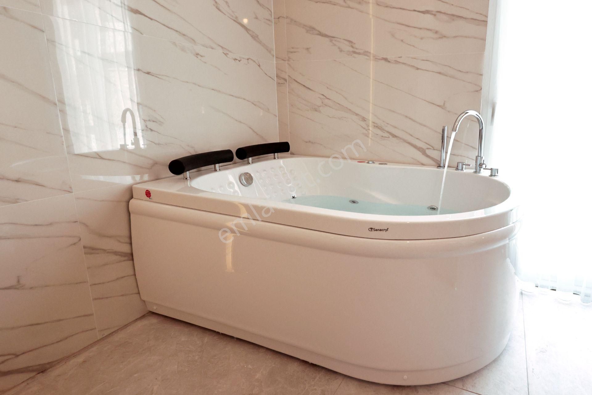 Konyaaltı Sahiline 50 Mt Havuzlu, Jakuzili Daireler - Görsel 3