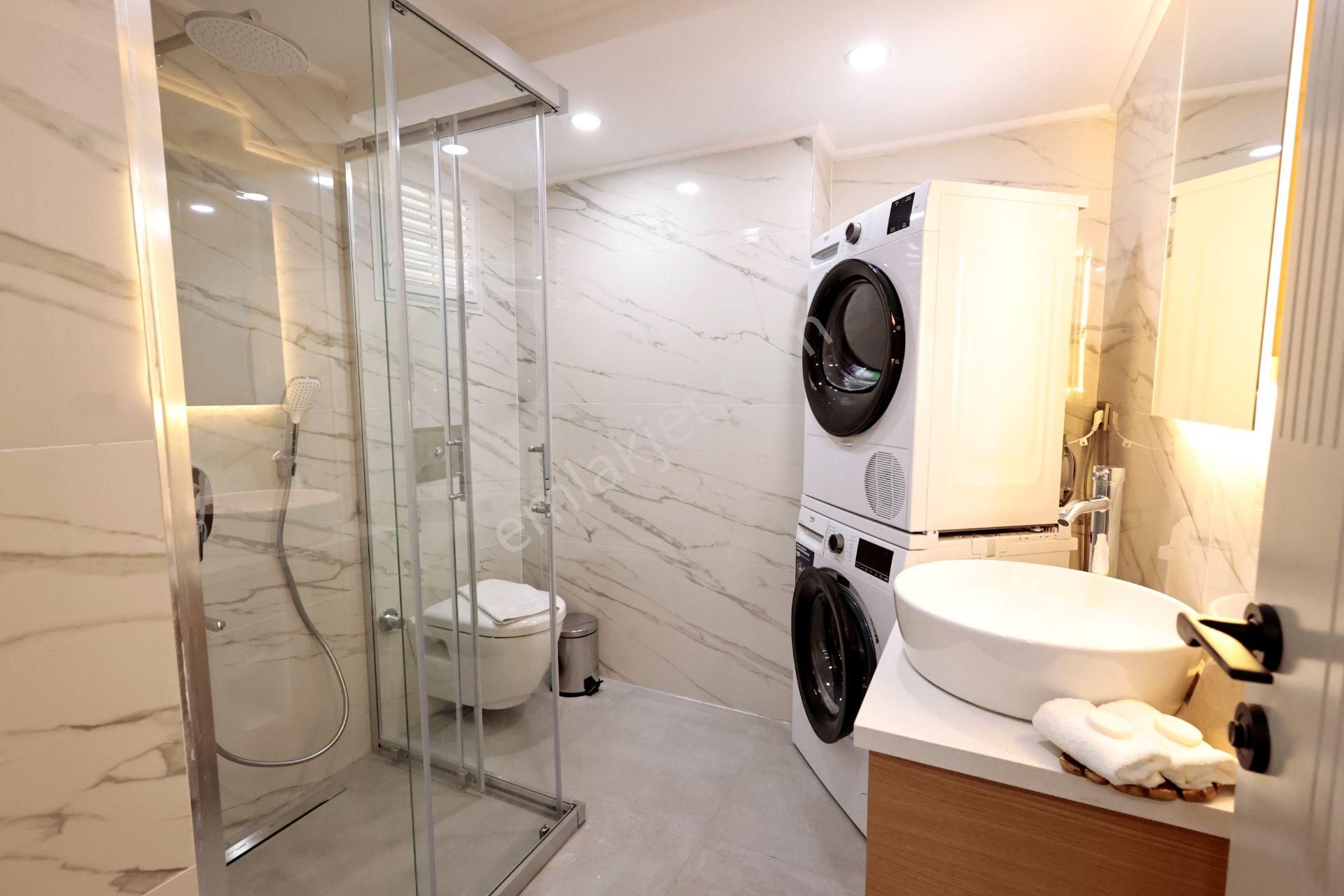 Konyaaltı Sahiline 50 Mt Havuzlu, Jakuzili Daireler - Görsel 13