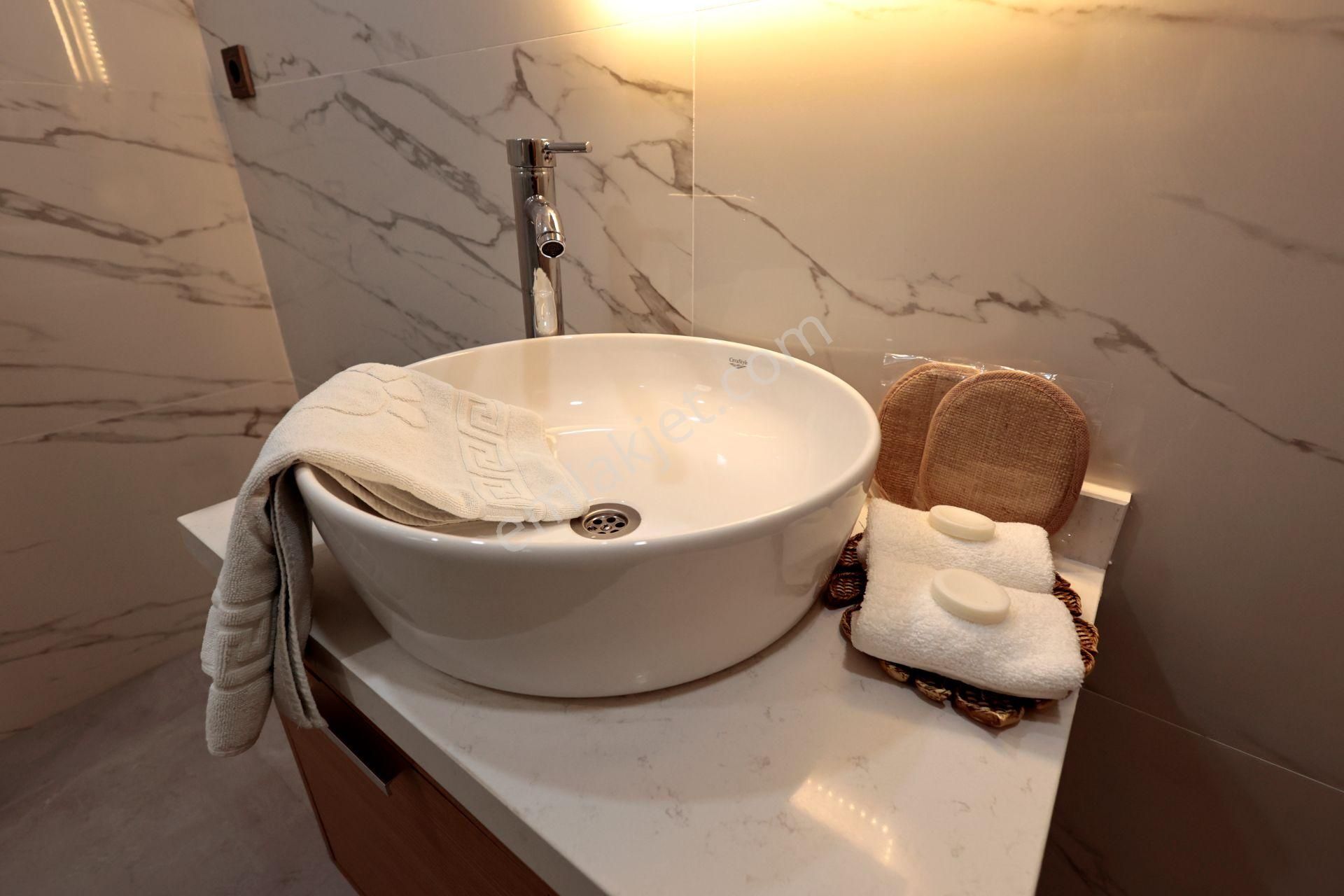 Konyaaltı Sahiline 50 Mt Havuzlu, Jakuzili Daireler - Görsel 6