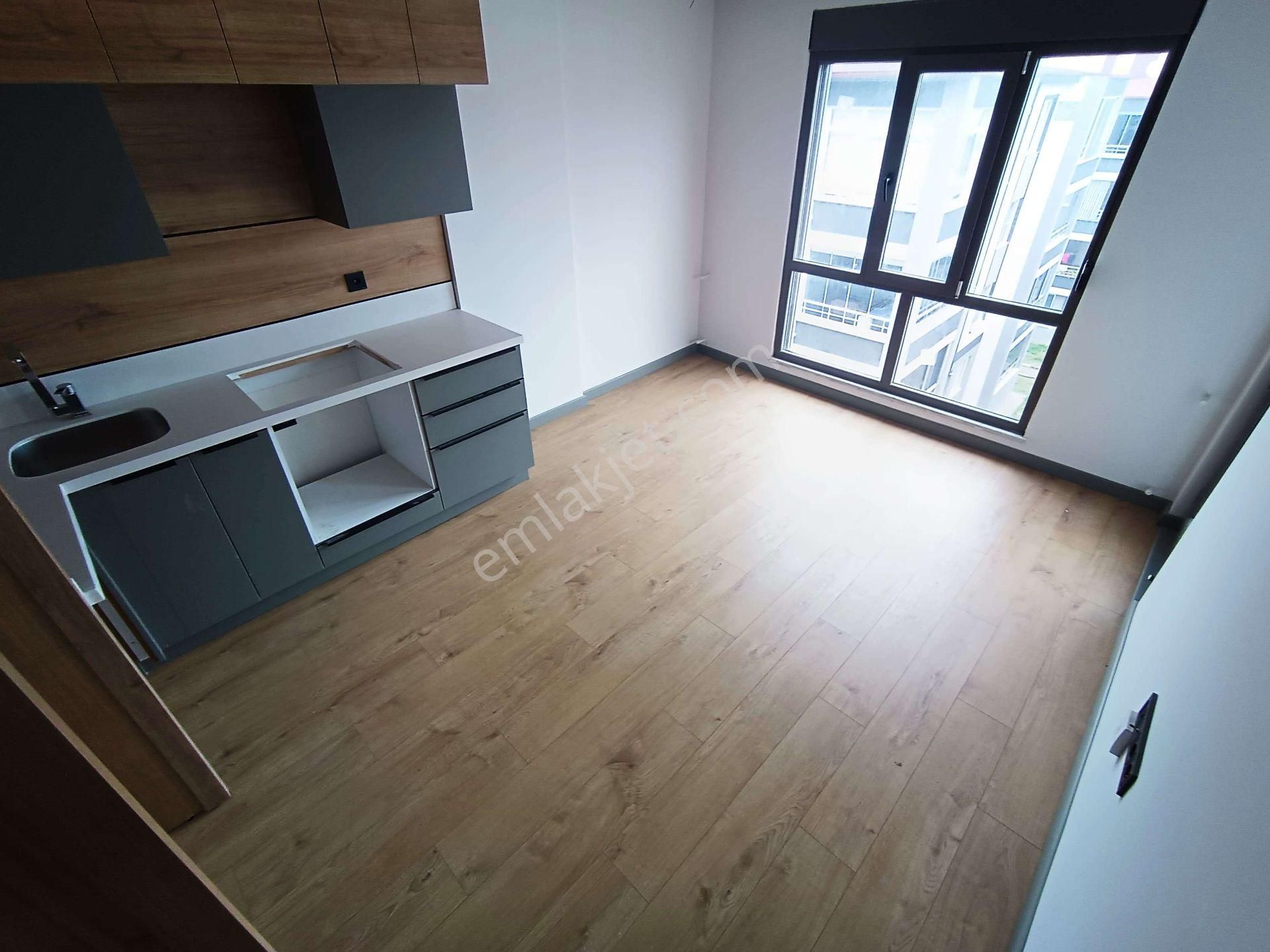 Altınkumda Asansörlü Geniş Balkonlu Satılık 1+1 Sıfır Lüx Daire