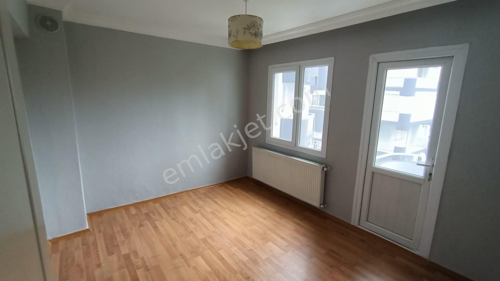 emlakcidan izmir karsiyaka imbatli mahallesi 1 1 kiralik daire 3 150 tl 10333117