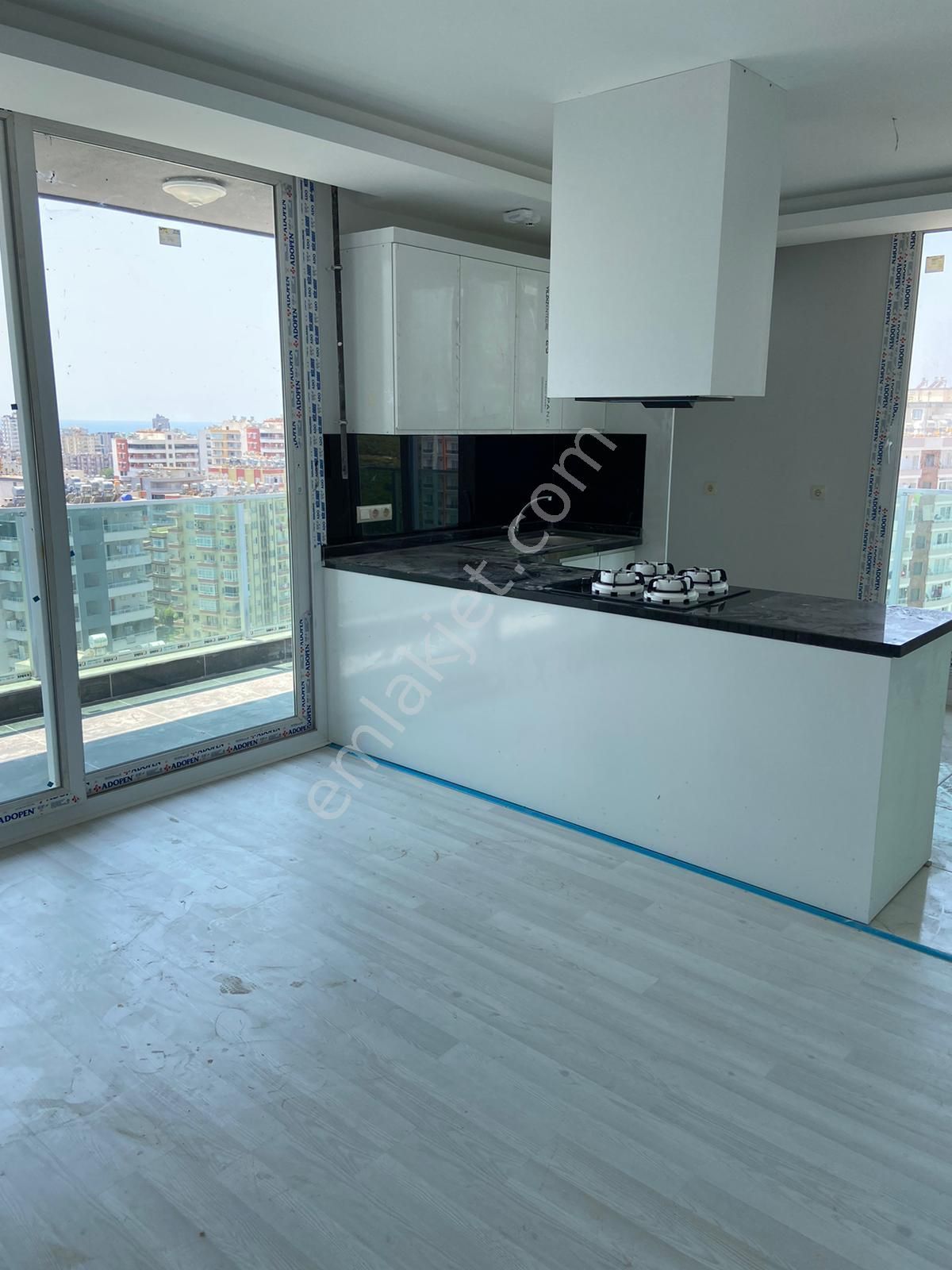 emlakcidan mersin mezitli merkez mahallesi 2 1 satilik daire 880 000 tl 10352120