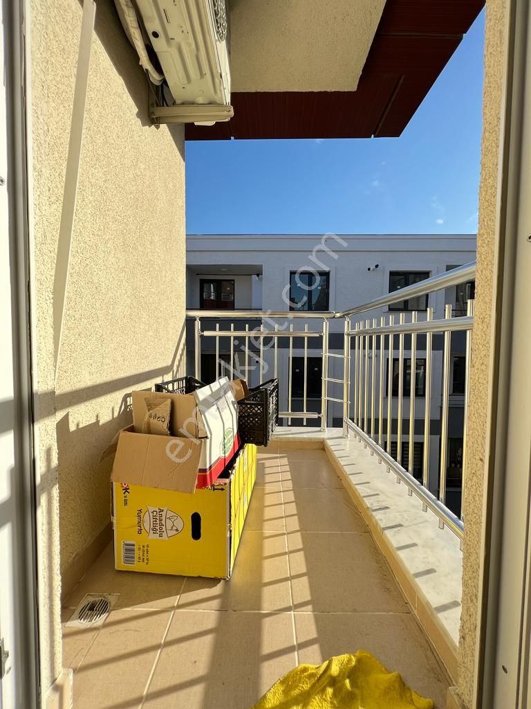 Yenibosna Zafer Mahallesinde Satılık Dubleks Daire Güney Cephe 3+2 - Görsel 3