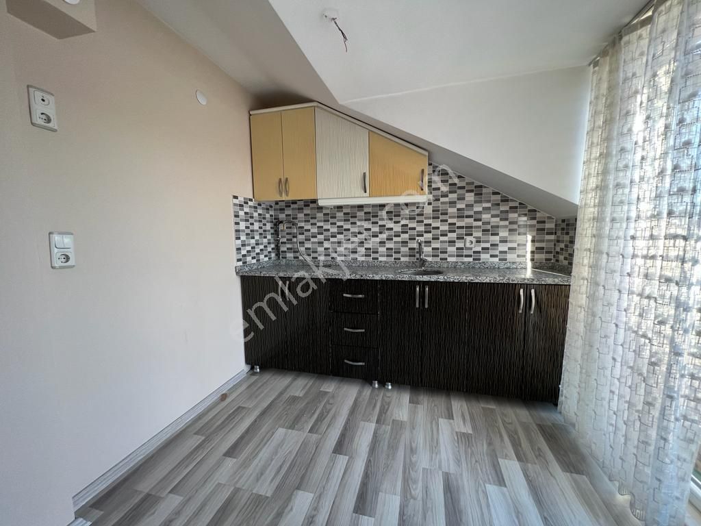 Yenibosna Zafer Mahallesinde Satılık Dubleks Daire Güney Cephe 3+2 - Görsel 20