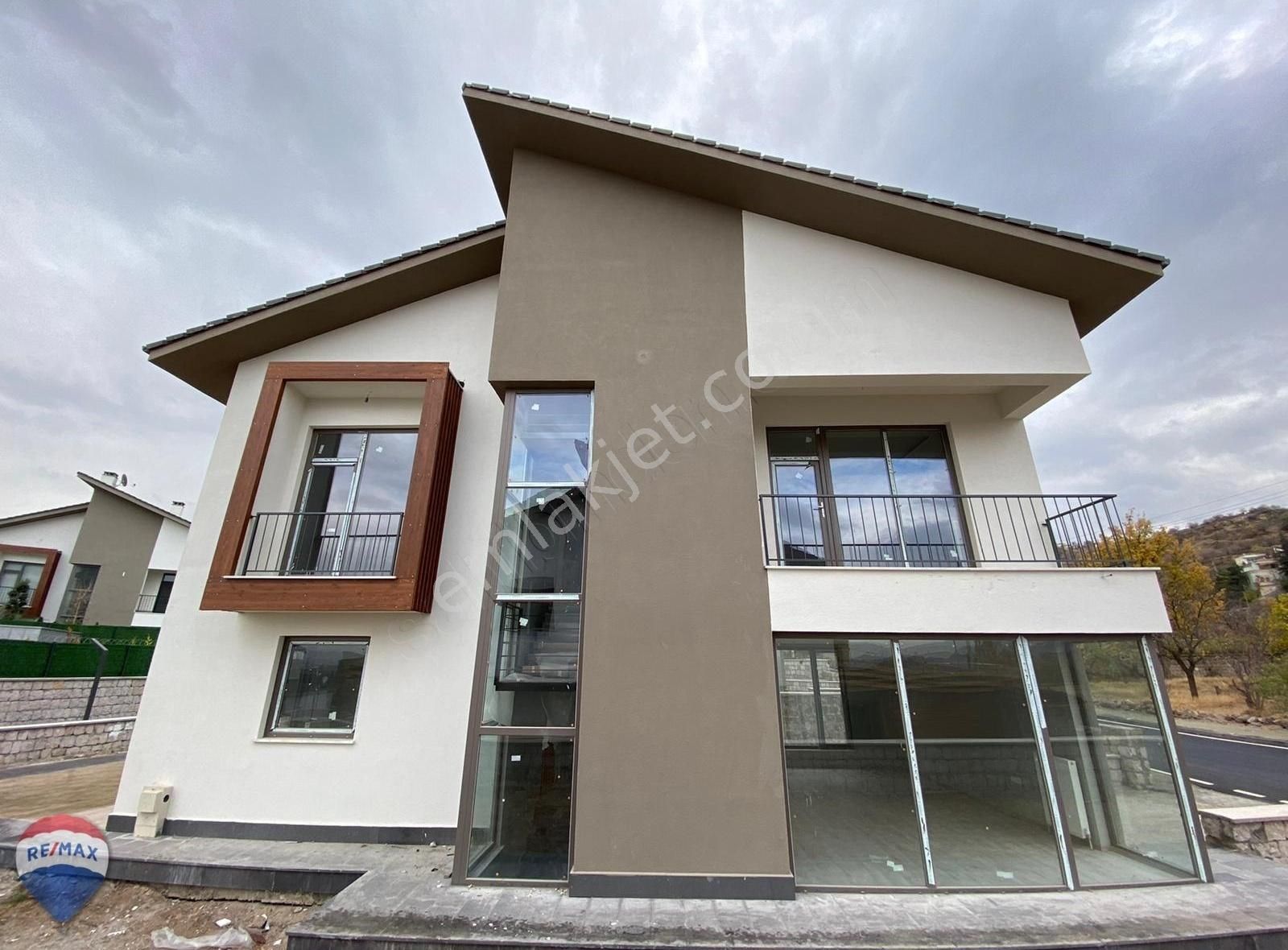 emlakcidan kayseri melikgazi erenkoy mahallesi 6 1 satilik villa 3 600 000 tl 10401097