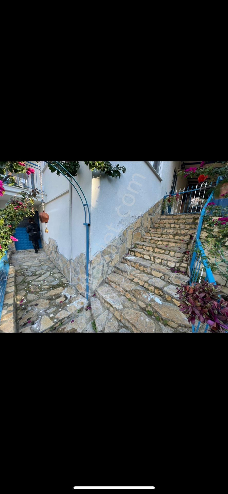 Müstakil Bahçeli 3 Katlı Daire - Görsel 13