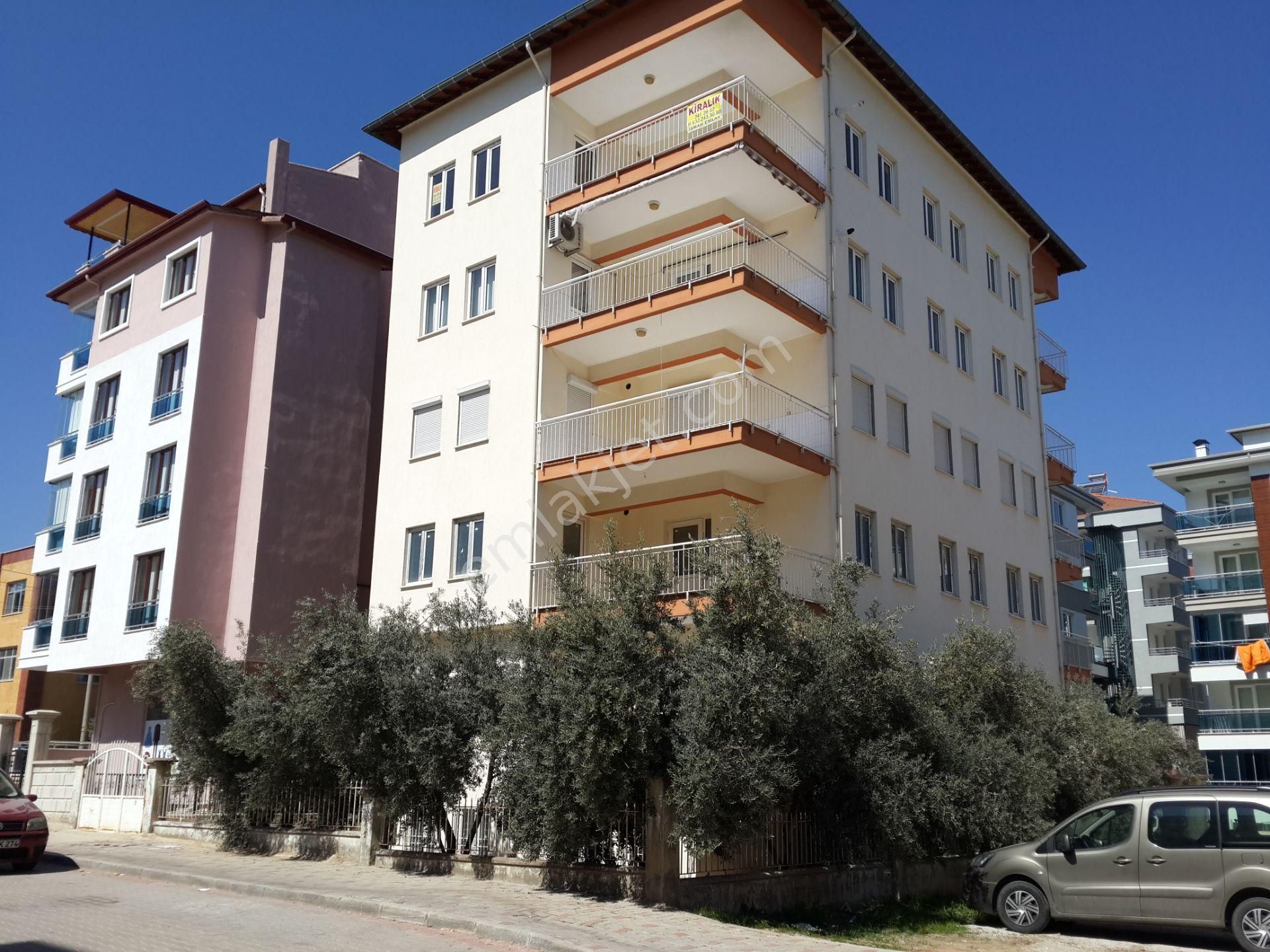 Merkezefendi Adalet Kiralık Daire Albayrak Civarı Ata Ekmek Fabrikası Yanı 4.kat Merdivenli Daire