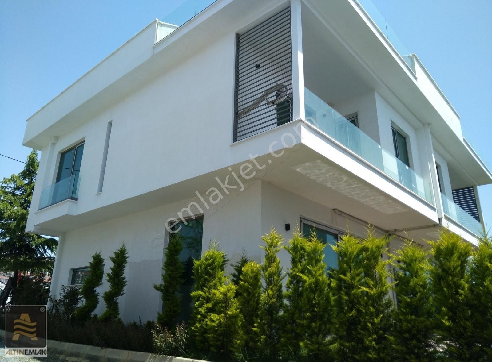 Beylikdüzü Sahil Satılık Villa Deniz istanbul marinada 6+1 Full deniz manzaralı villa