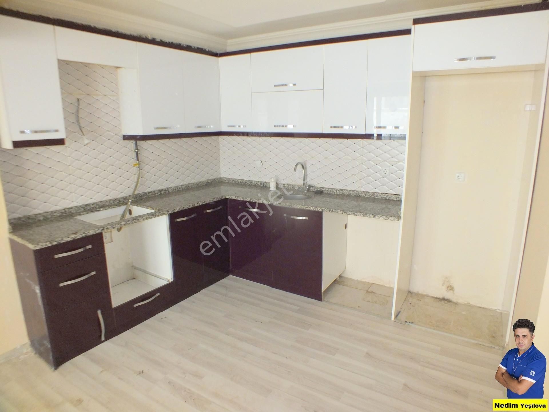 Yunusemre Yeni Mahalle Kiralık Daire Yenimh De 1+1 80m2 Kombi Bahçeli Duşakabin Balkon Servisgüzergah