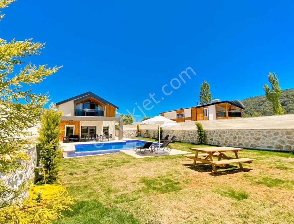 Kaş Sarıbelen Satılık Villa  2 ADET VİLLA - Sarıbelen'de Yemyeşil Geniş Bahçeli Villalar