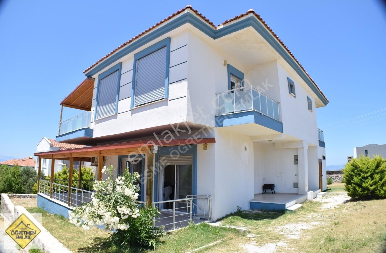 Çeşme Reisdere Satılık Villa Çeşme Reisdere Merkeze Yakın Deniz Manzaralı Bahçeli Yazlık