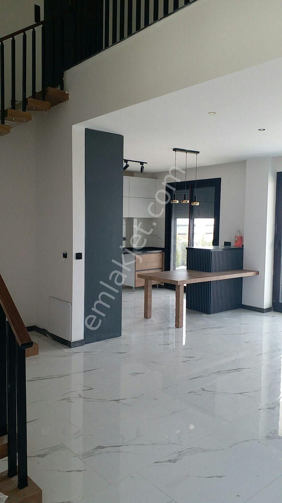 Kuşadası'nda Kapanmaz Deniz Manzaralı Satılık Müstakil Villa - Görsel 6