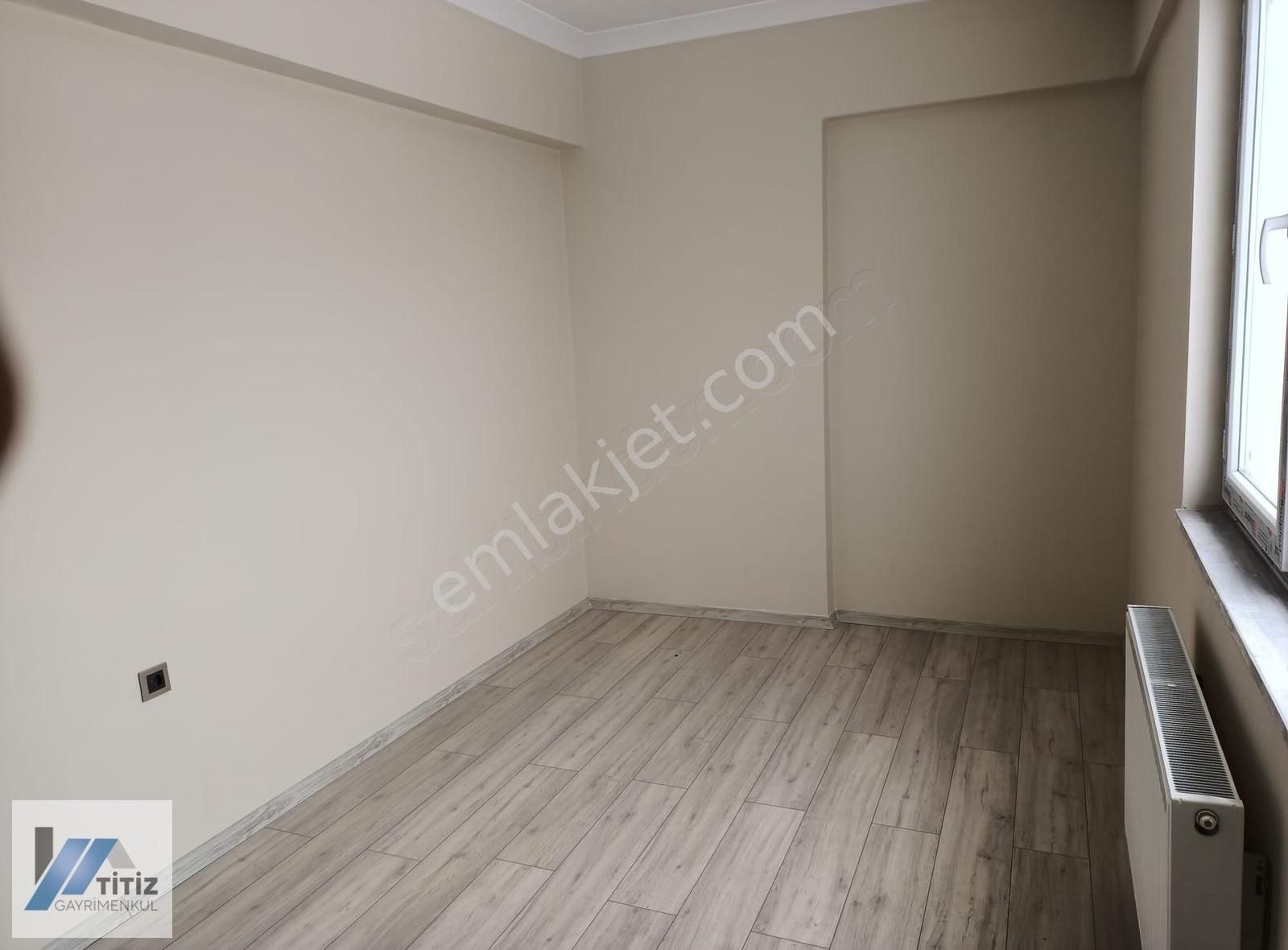 Emlakçıdan Erzurum Aziziye Yarımca Mahallesi 4+1 Satılık Daire 799.000