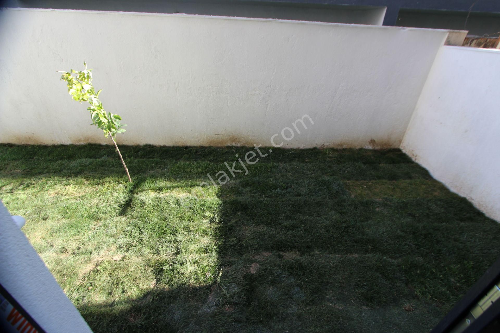 Emlakçıdan Aydın Kuşadası Davutlar Mahallesi 2+1 Satılık Daire 885.000