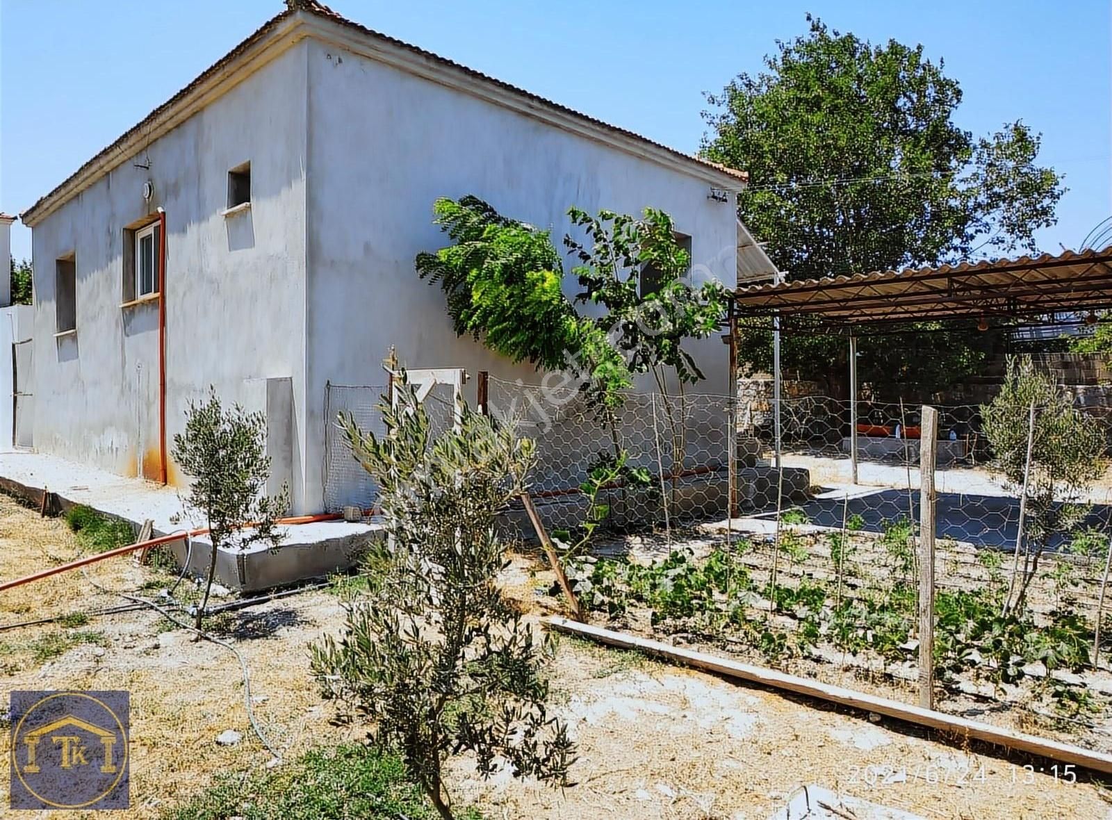 Didim Akbük Satılık Çiftlik Evi Aydın Didim'de satılık 1 dönüm arazi içerisinde müstakil köy evi eşyasız