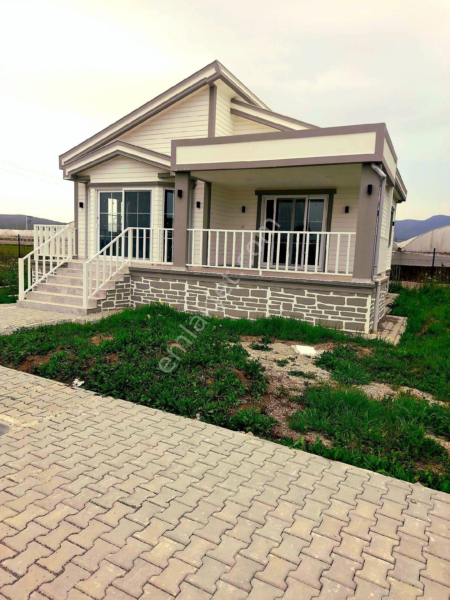 Emlakçıdan İzmir Menderes Sancaklı Mahallesi 2+1 Satılık Müstakil 615