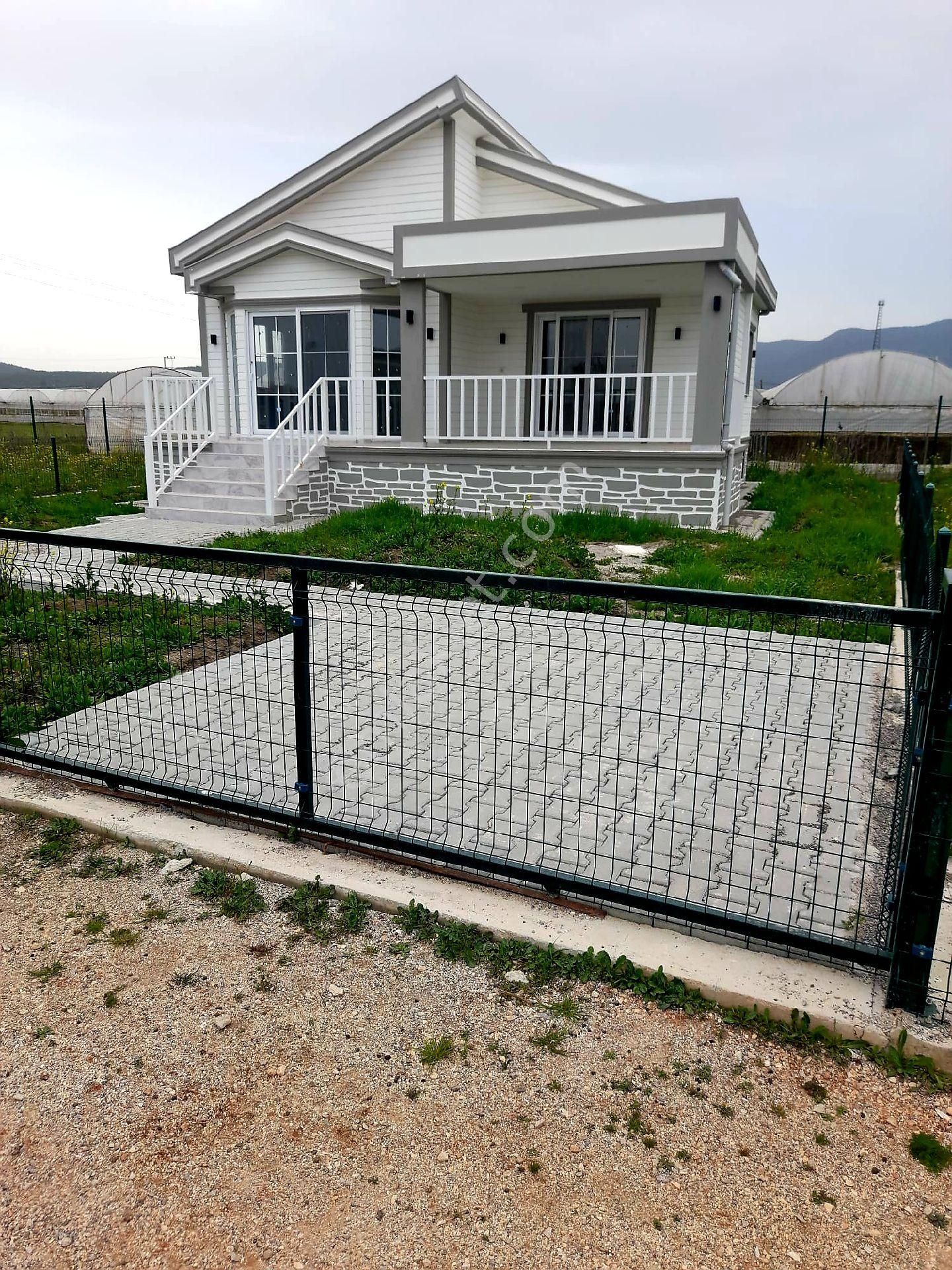 Emlakçıdan İzmir Menderes Sancaklı Mahallesi 2+1 Satılık Müstakil 615