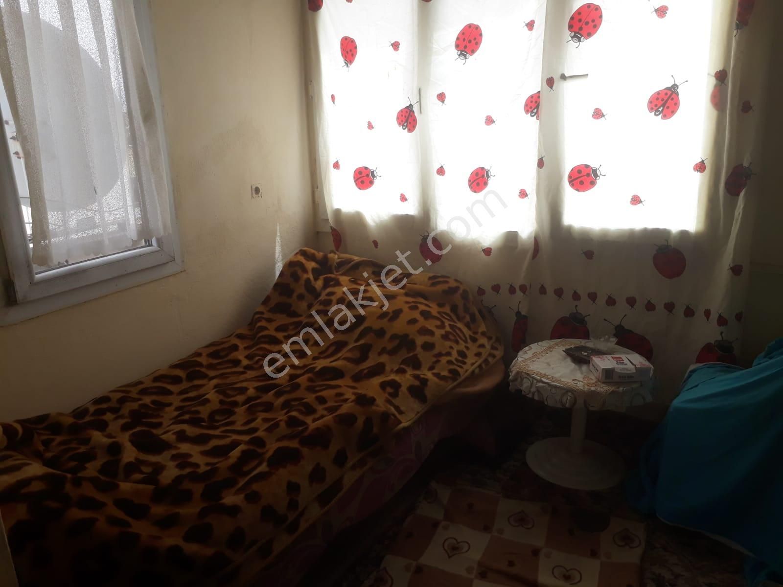 Bozyaka Sarıyer Mh.'de 1+0 25 M2 4.kat Bekar Erkeğe Uyğun Eşyalı Sobalı Teraslı Kiralık Daire - Görsel 8