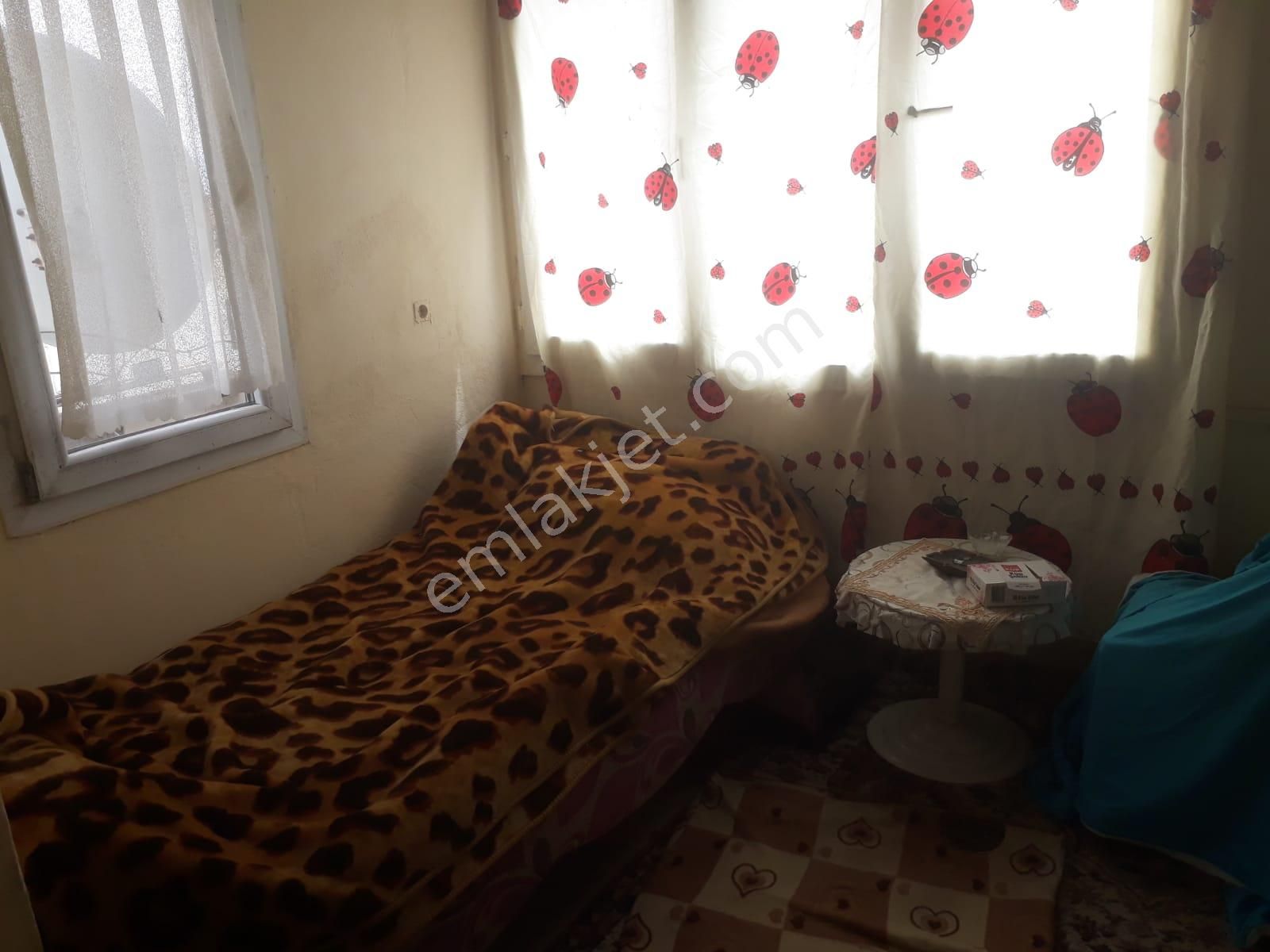 Bozyaka Sarıyer Mh.'de 1+0 25 M2 4.kat Bekar Erkeğe Uyğun Eşyalı Sobalı Teraslı Kiralık Daire - Görsel 6