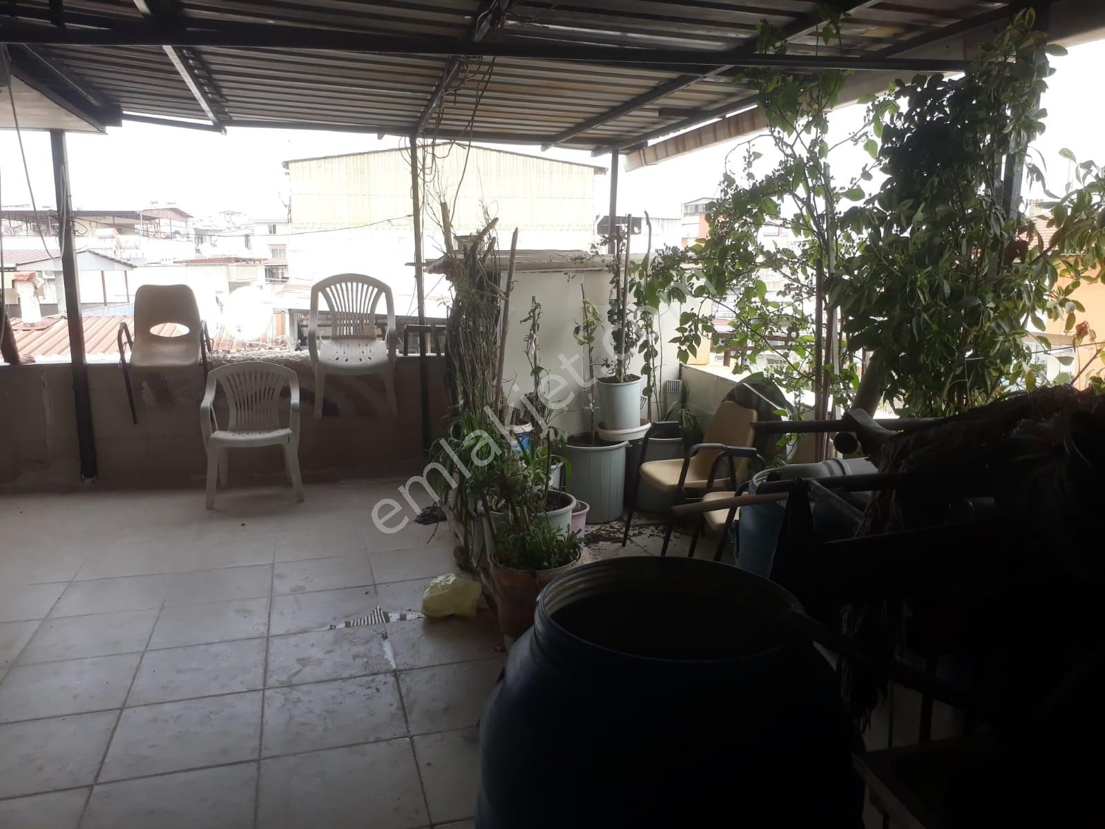 Bozyaka Sarıyer Mh.'de 1+0 25 M2 4.kat Bekar Erkeğe Uyğun Eşyalı Sobalı Teraslı Kiralık Daire - Görsel 4