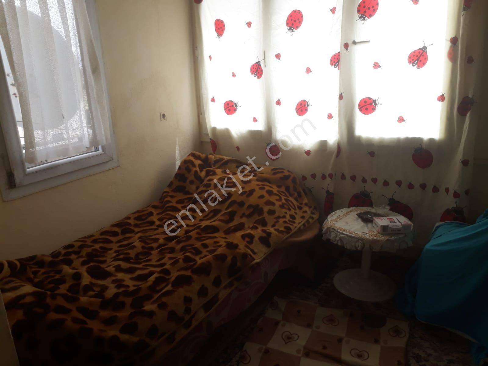 Bozyaka Sarıyer Mh.'de 1+0 25 M2 4.kat Bekar Erkeğe Uyğun Eşyalı Sobalı Teraslı Kiralık Daire - Görsel 7