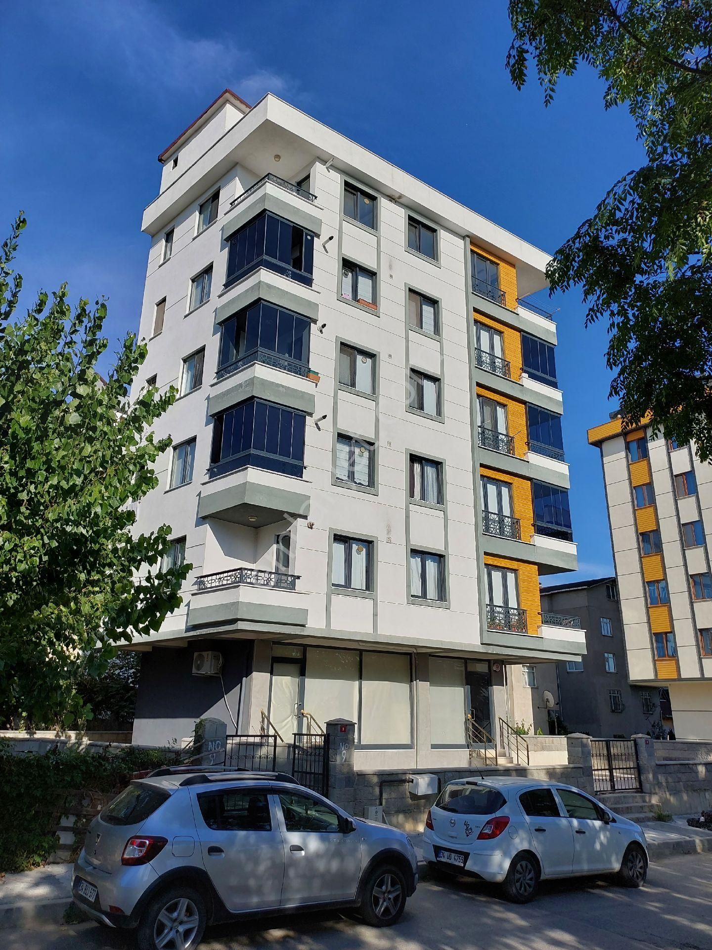 Çekmeköy Ekşioğlu Satılık Daire SAHİBİNDEN SATILIK 3.KAT DAİRE İSKANLI ,ASANSÖR