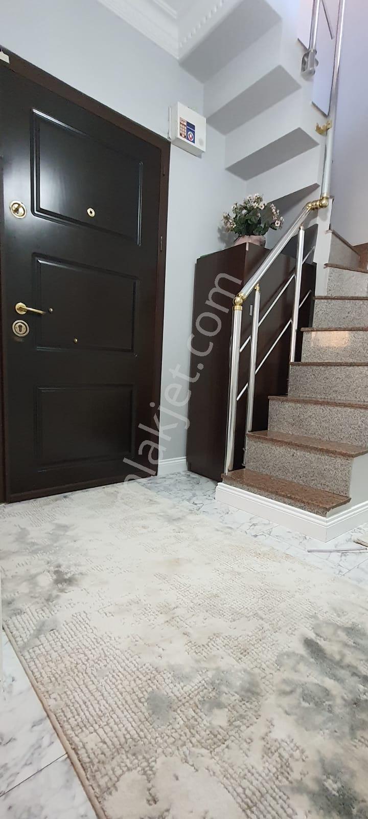 Güngören Güven Mah Nefin Karşısında 13 Yıllık 5+1 230m2 Dubleks - Görsel 24
