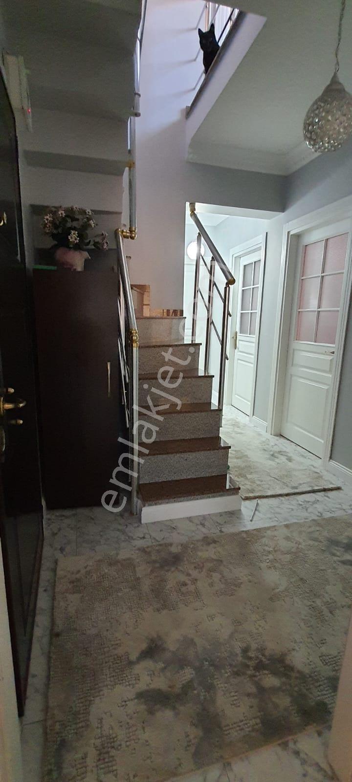Güngören Güven Mah Nefin Karşısında 13 Yıllık 5+1 230m2 Dubleks - Görsel 28