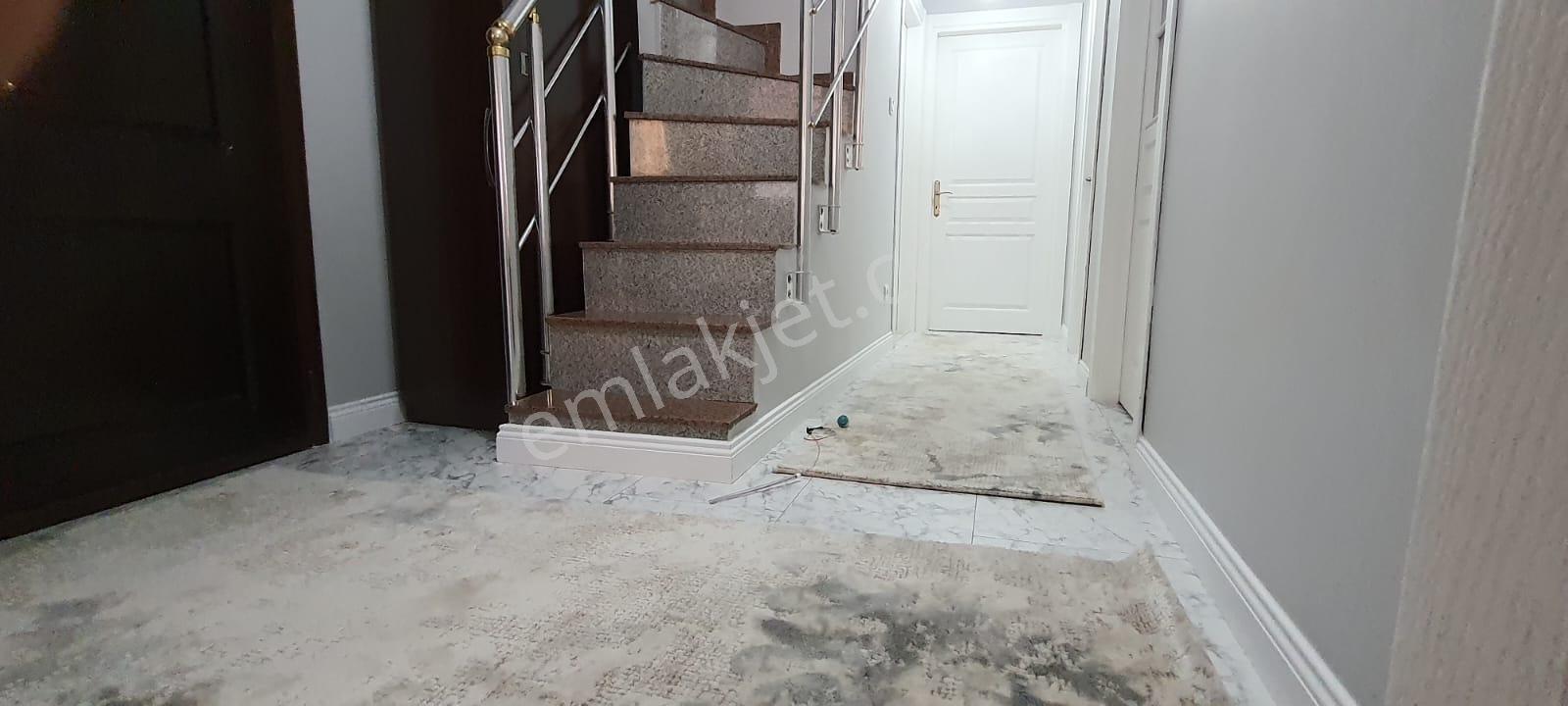 Güngören Güven Mah Nefin Karşısında 13 Yıllık 5+1 230m2 Dubleks - Görsel 12