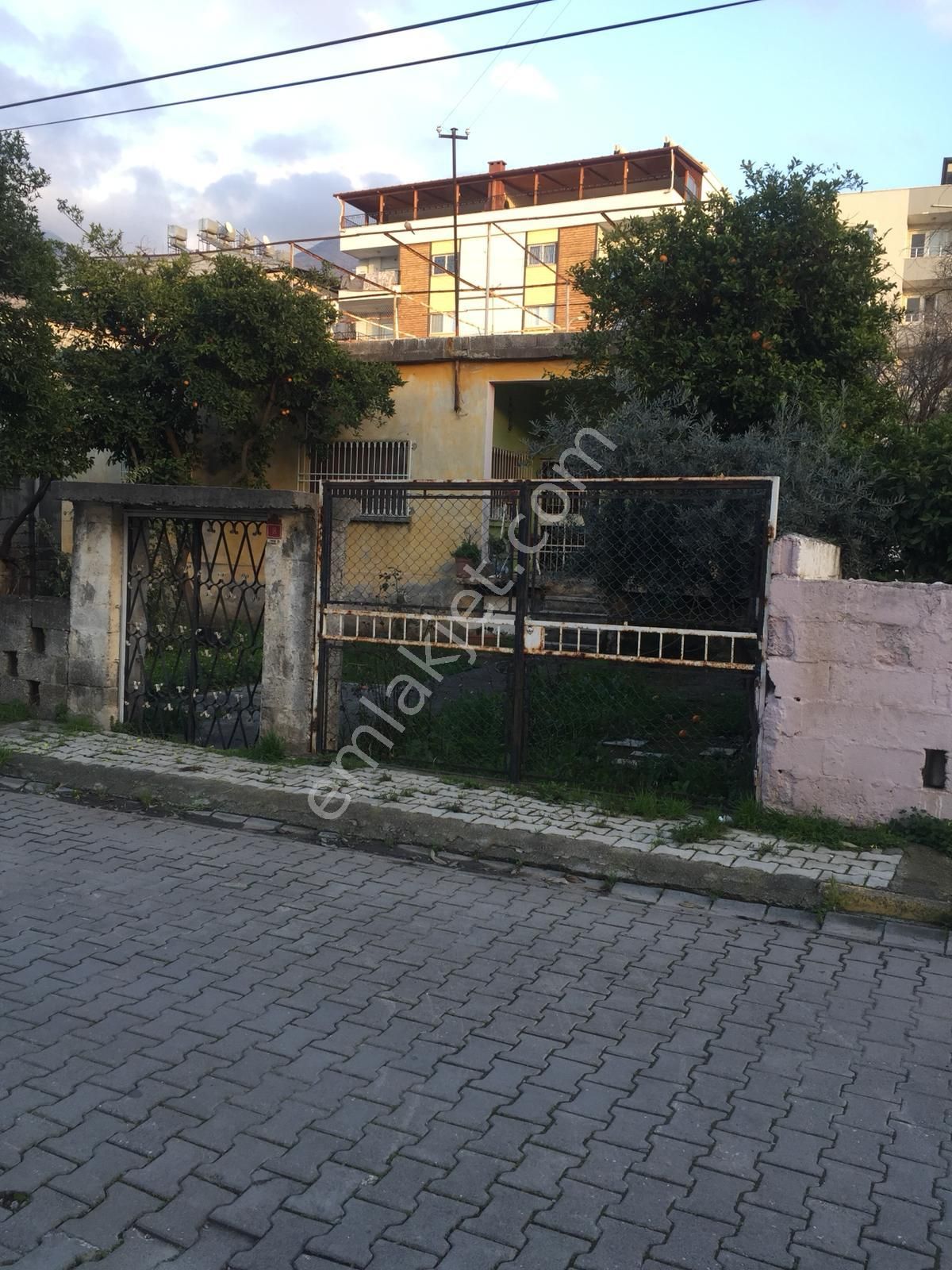 İskenderun Sakarya Satılık Müstakil Ev  İSKENDERUN SAKARYA MAH. 12 KAT İMARLI 330M2 SATILIK EV VE ARSASI